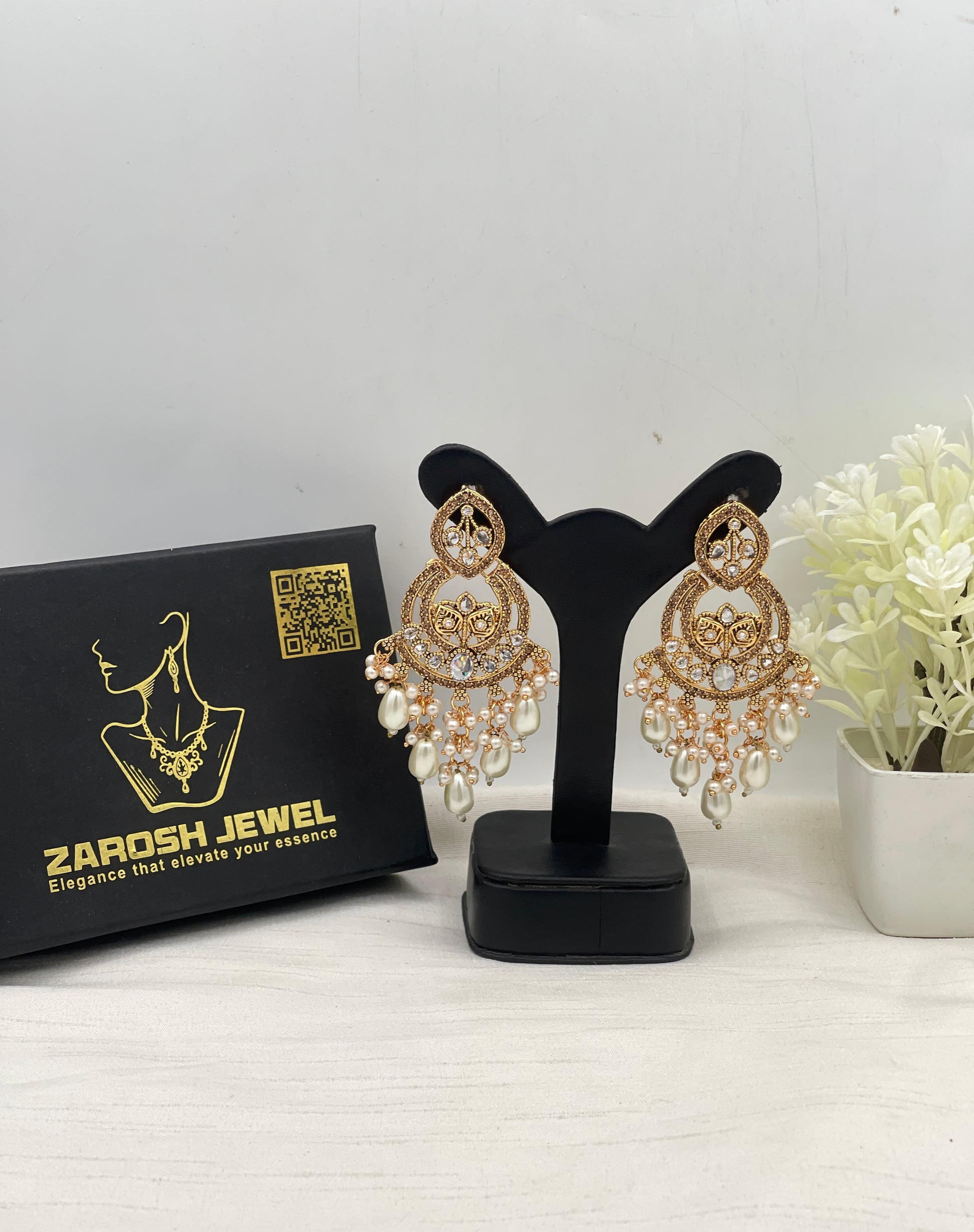 Jowhara Elegent Earring