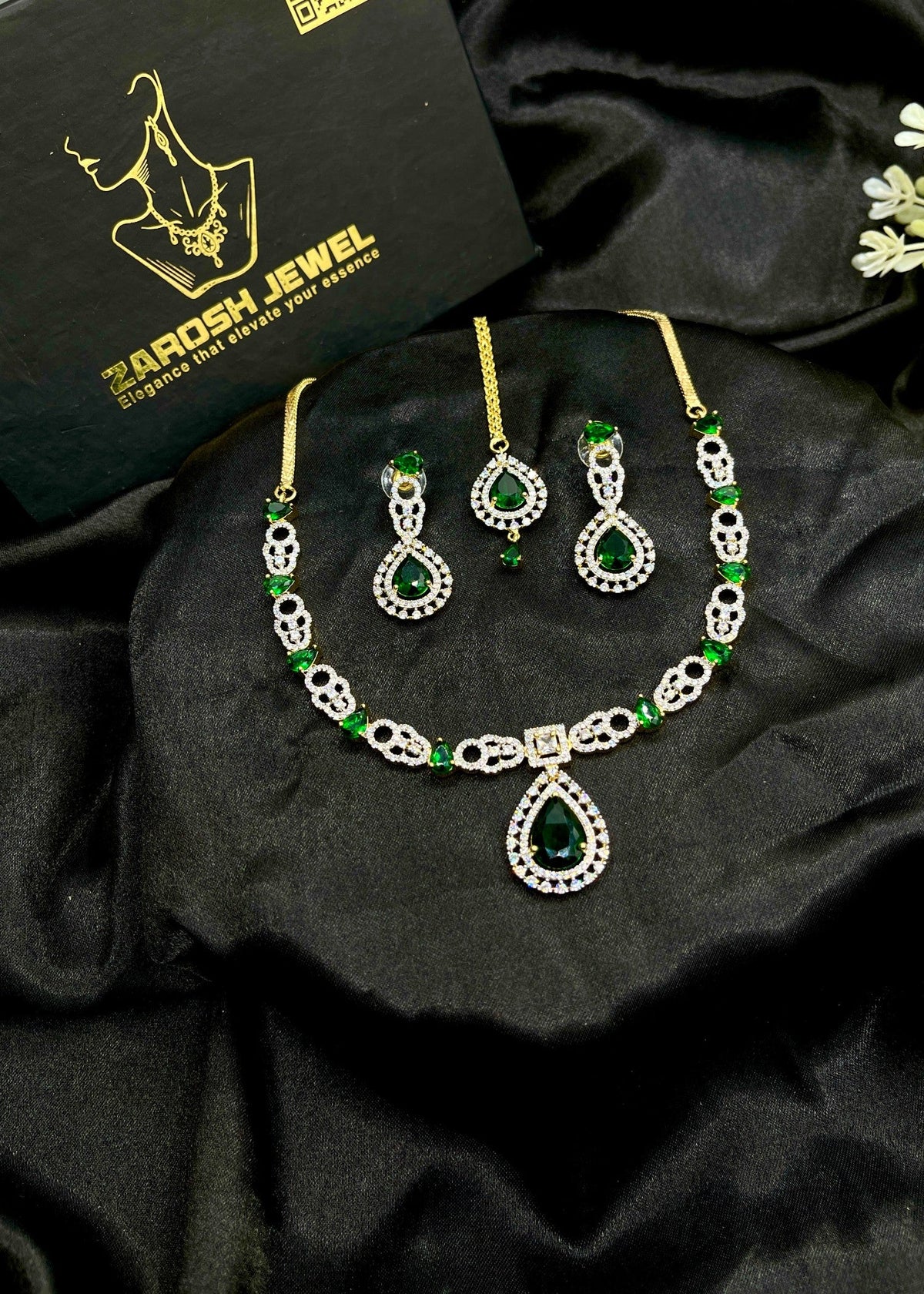 Shop the Khadija Necklace Set from Zarosh Jewel