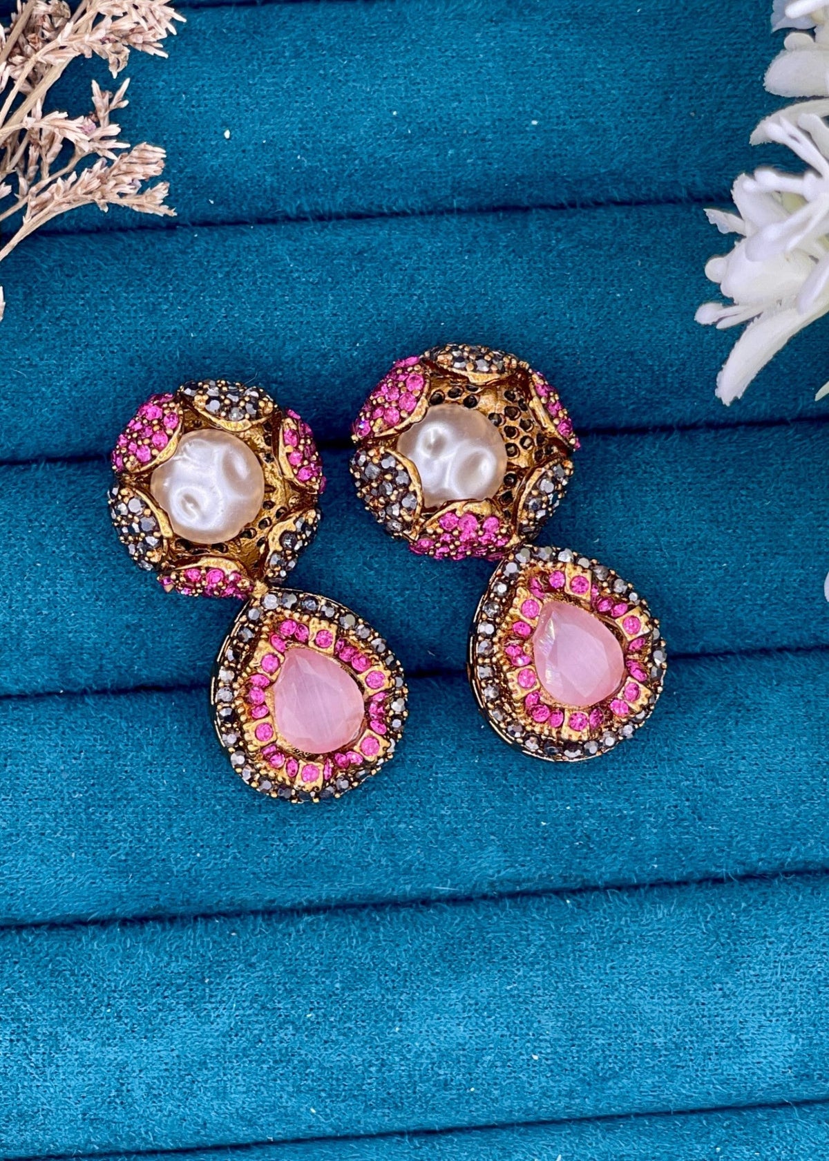 Shop the Kundan Pearl Drop Earrings from Zarosh Jewel