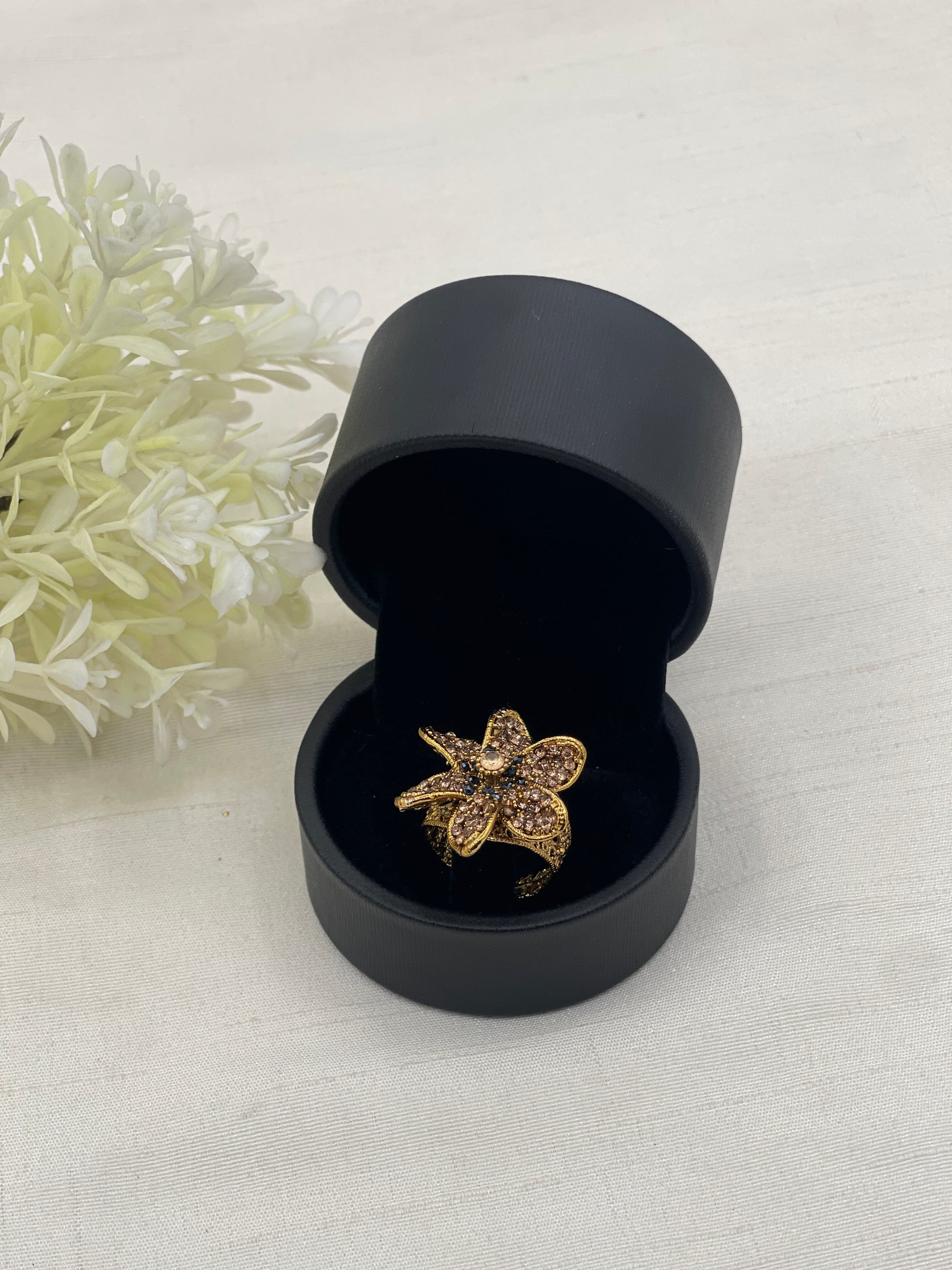 Laleh Traditional Ring