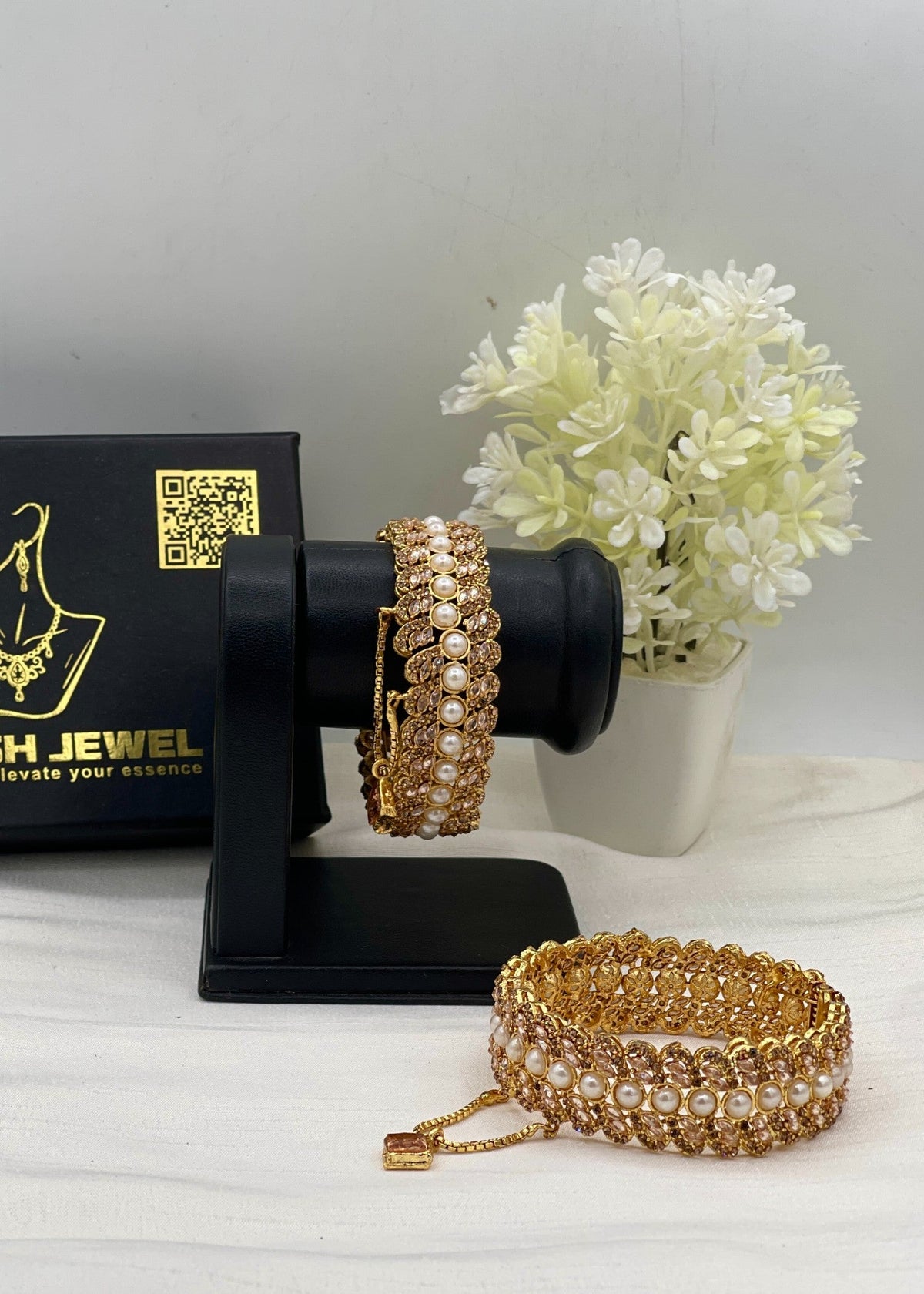 Shop the Lamia Bridal Pair from Zarosh Jewel