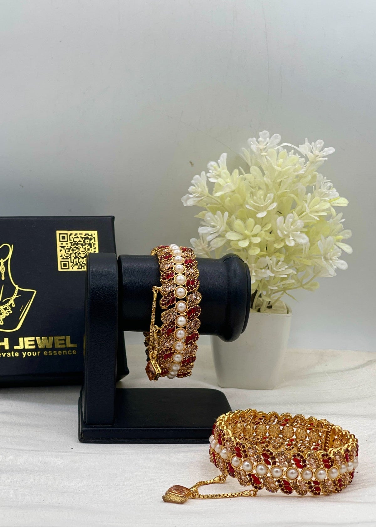 Shop the Lamia Bridal Pair from Zarosh Jewel