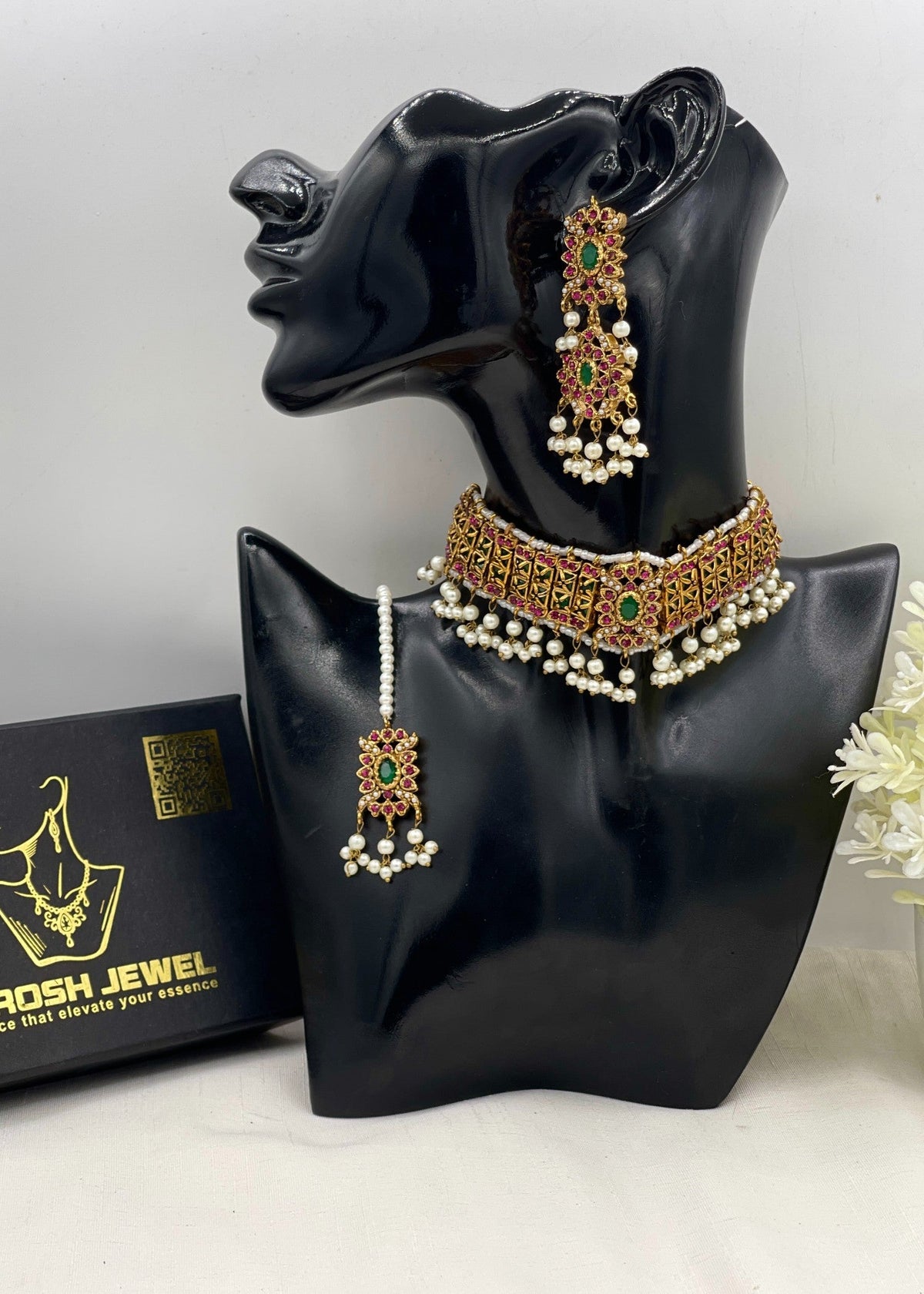 Shop the Liza Elegent choker Set from Zarosh Jewel
