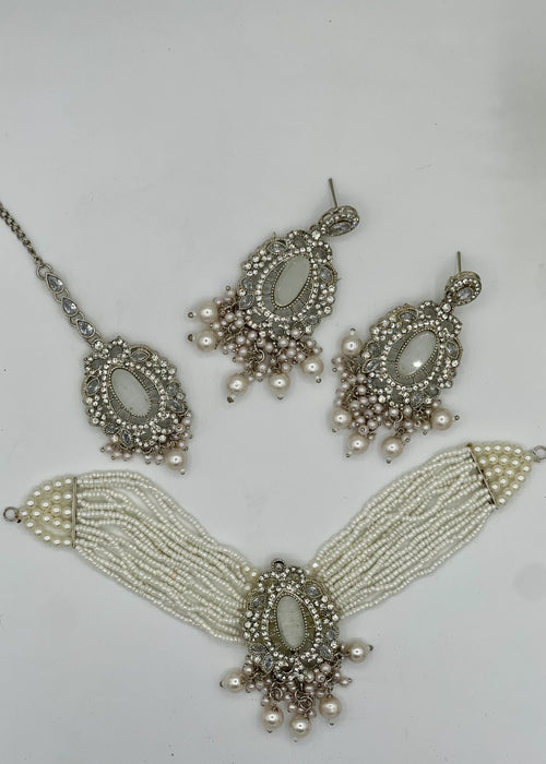 Shop the Lumiera Pearl Choker Set from Zarosh Jewel
