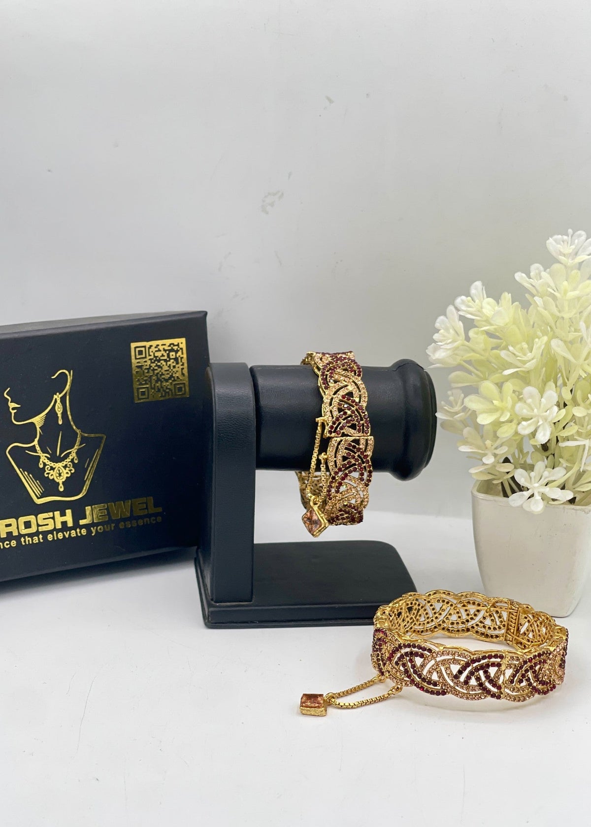 Shop the Madiha Openable Bangle Set from Zarosh Jewel