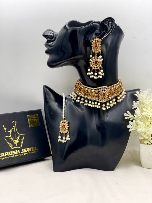 Maghﬁra Traditional Choker Set