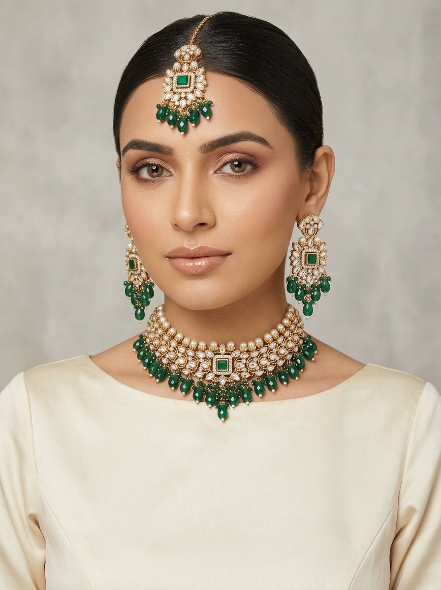 Mahnoor Kundan Set by Zarosh Jewel