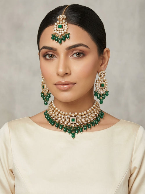 Mahnoor Kundan Set by Zarosh Jewel