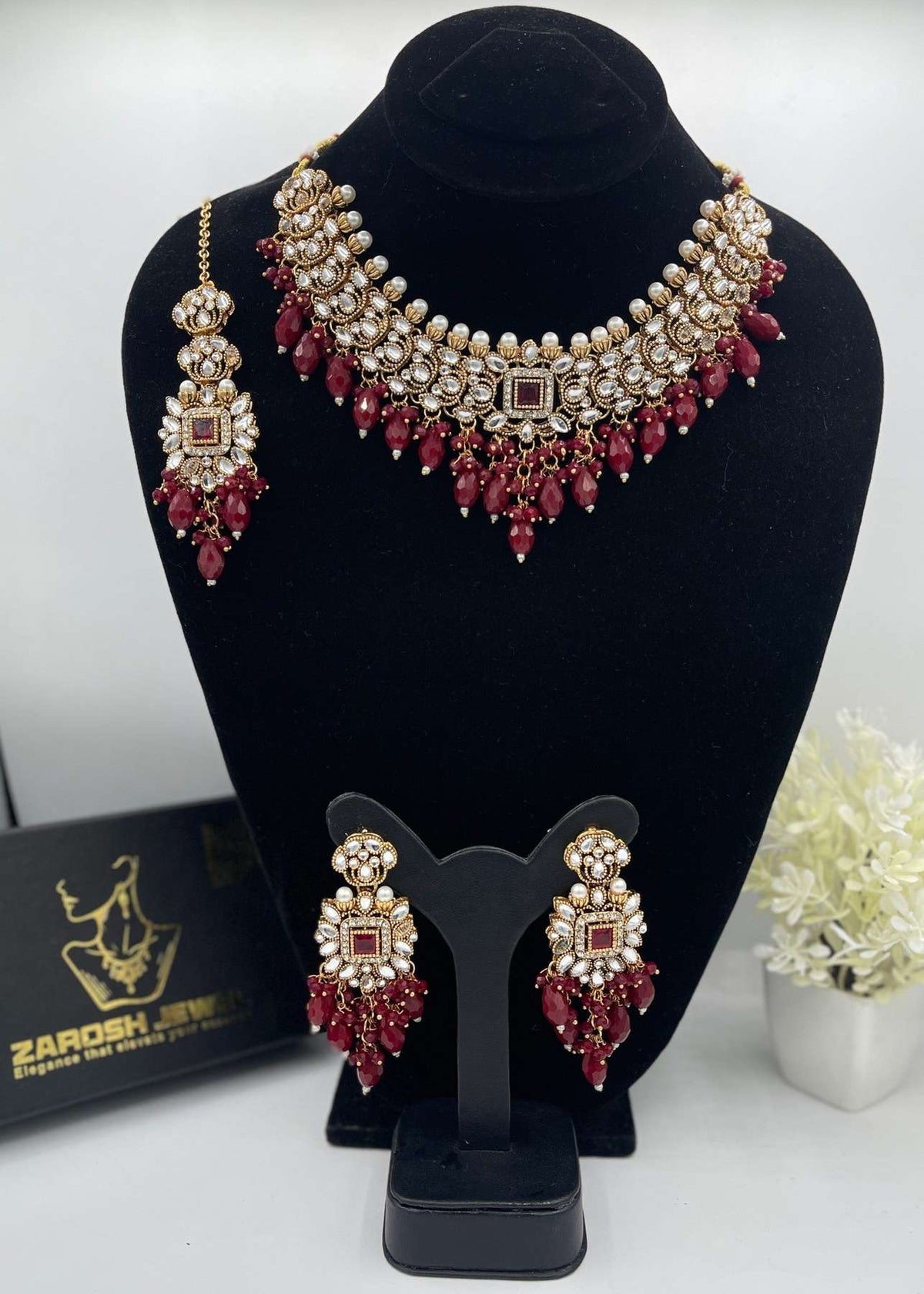 Shop the Mahnoor Kundan Set from Zarosh Jewel