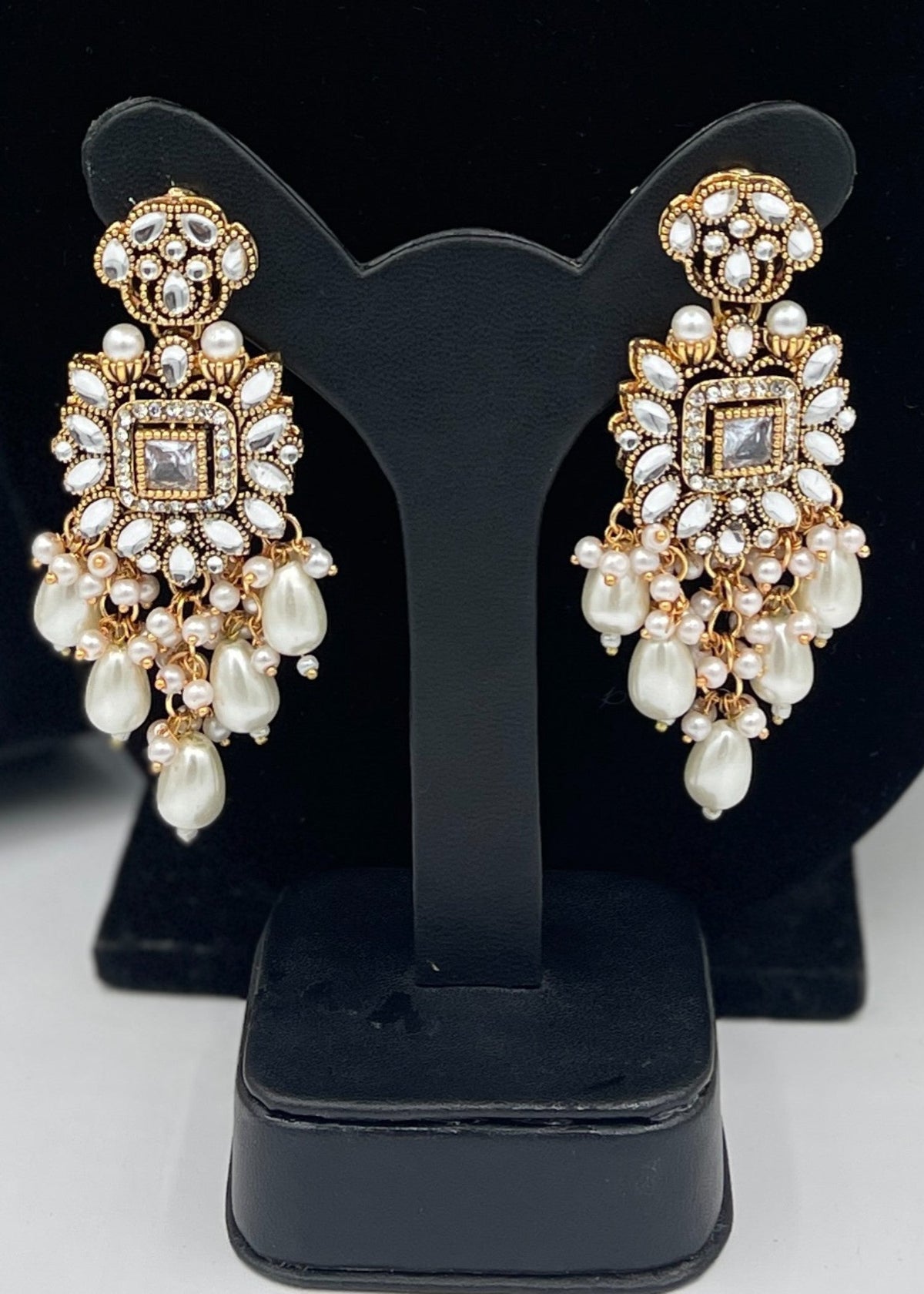 Shop the Mahnoor Kundan Set from Zarosh Jewel