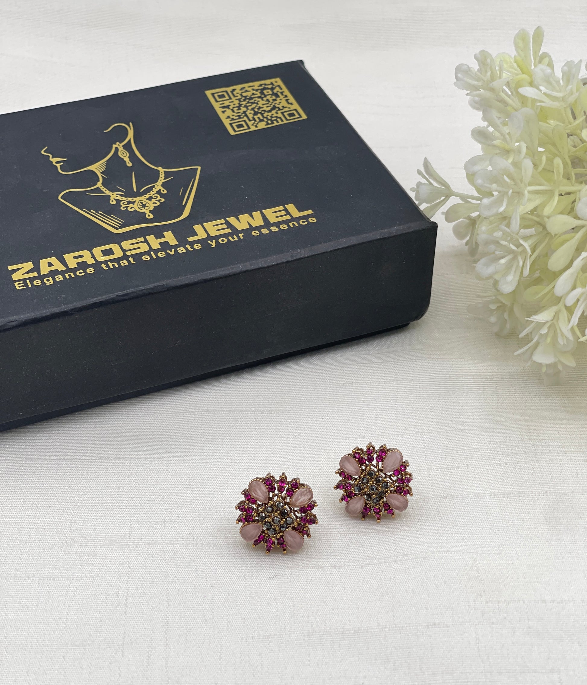 Mahveen Traditional Studs