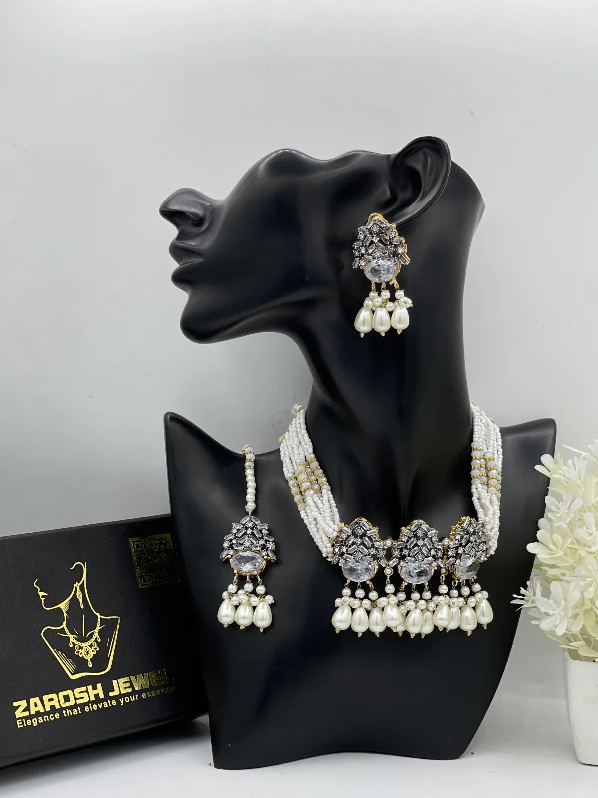 Majestic Choker Set