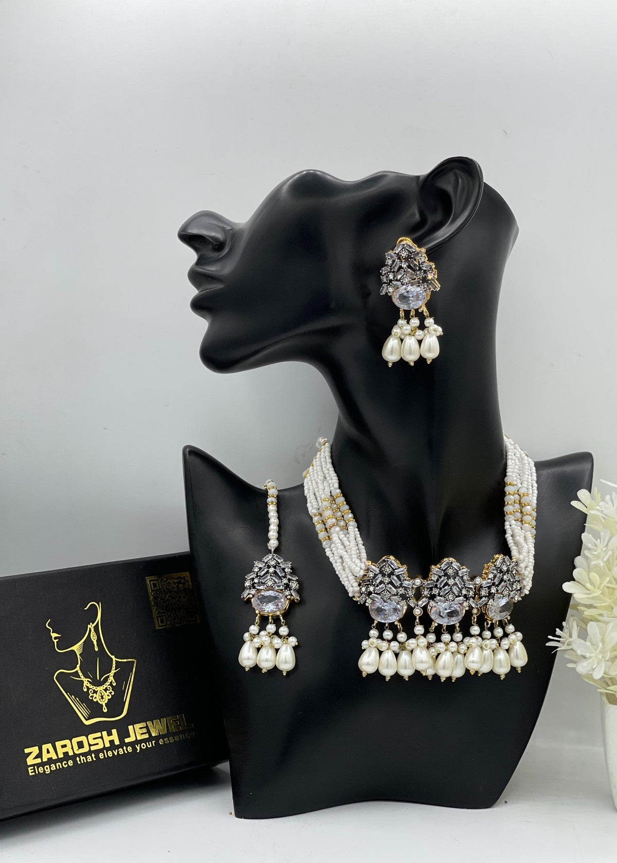 Shop the Majestic Choker Set from Zarosh Jewel
