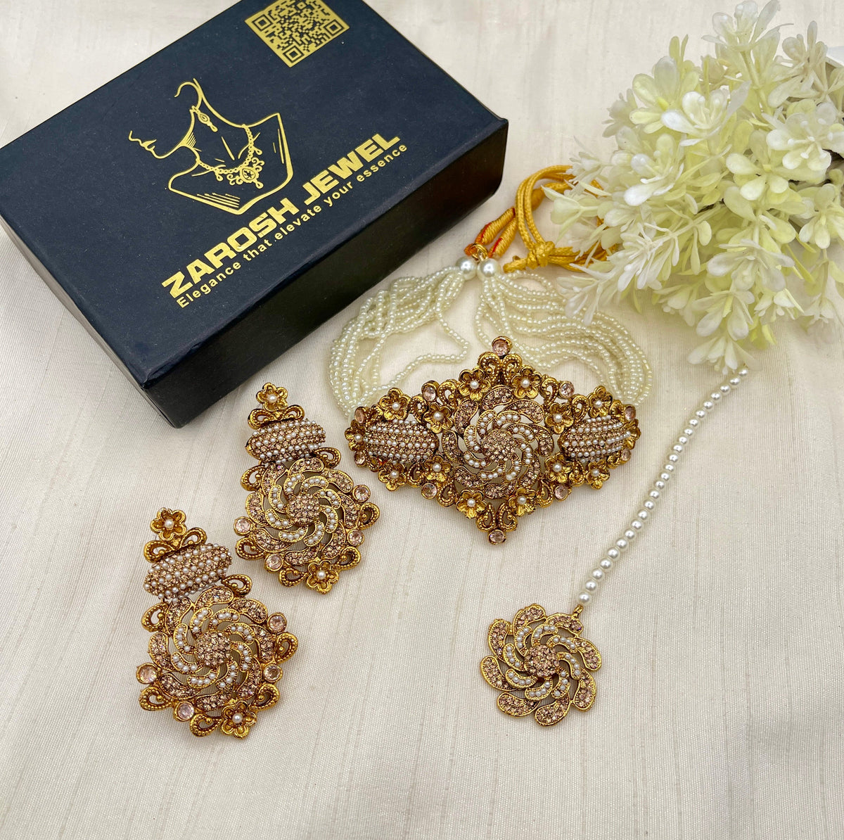 Shop the Maymuna Choker set from Zarosh Jewel