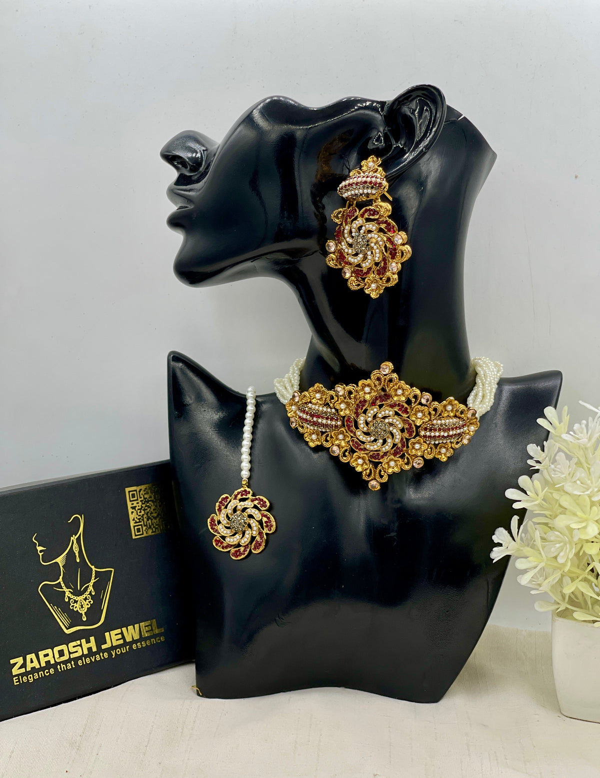 Shop the Maymuna Choker set from Zarosh Jewel