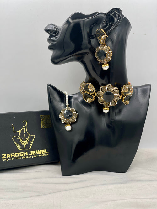 Mehar Choker Set