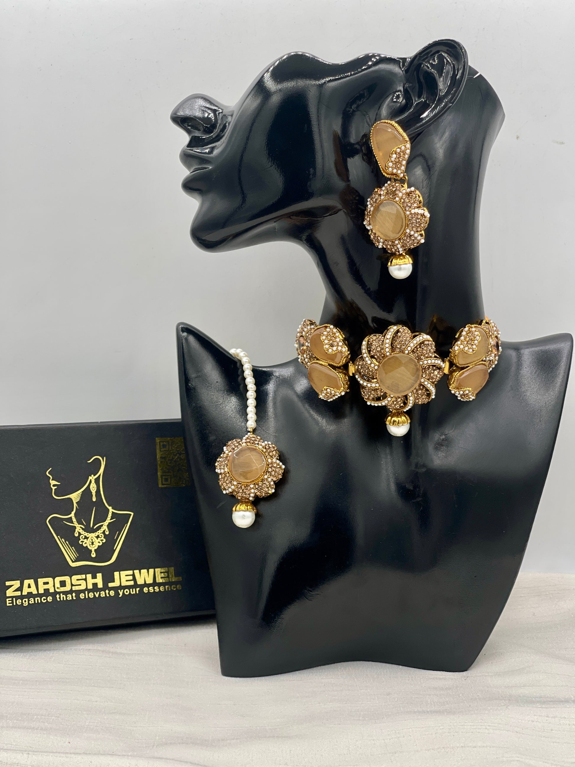 Mehar Choker Set