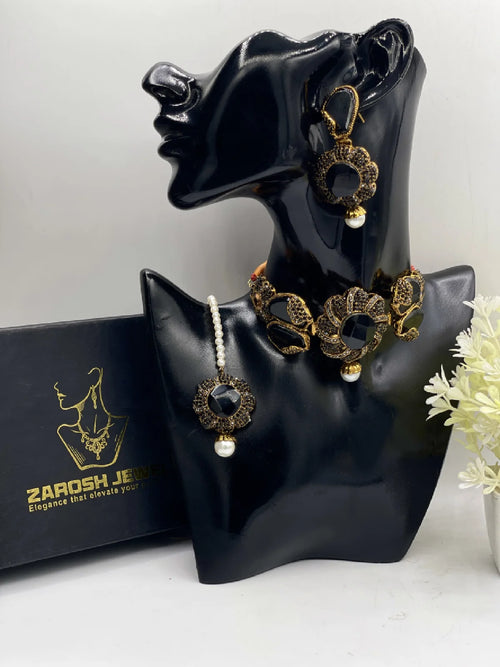 Mehar Choker Set
