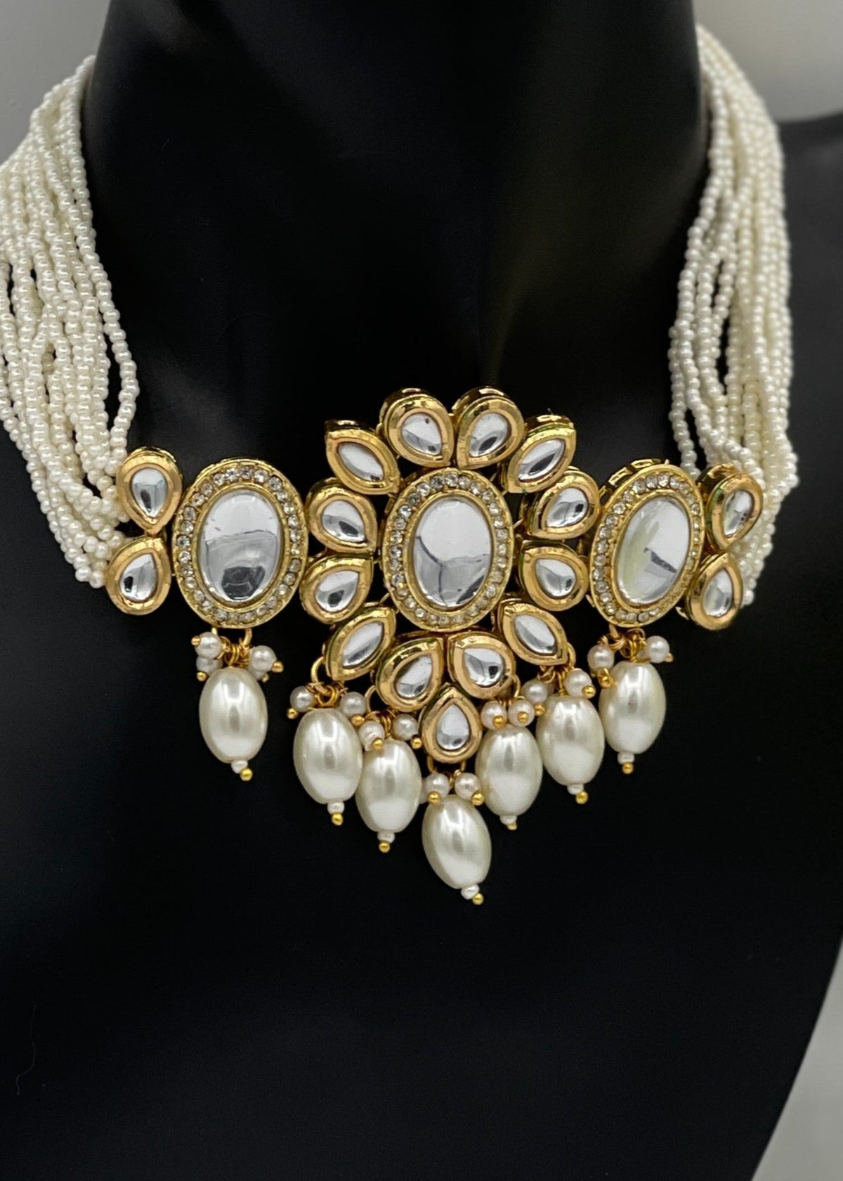 Shop the Mehndi Kundan Choker Set from Zarosh Jewel