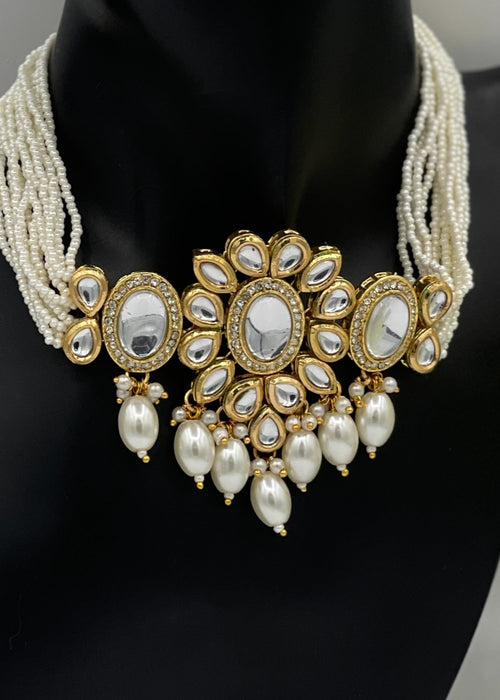 Shop the Mehndi Kundan Choker Set from Zarosh Jewel