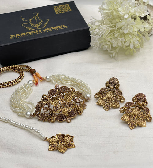 Shop the Mehwish Choker Set from Zarosh Jewel