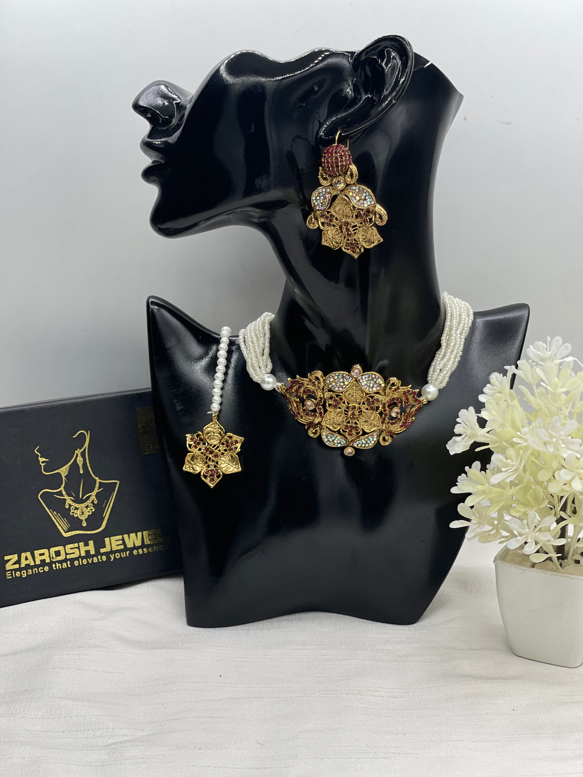 Shop the Mehwish Choker Set from Zarosh Jewel