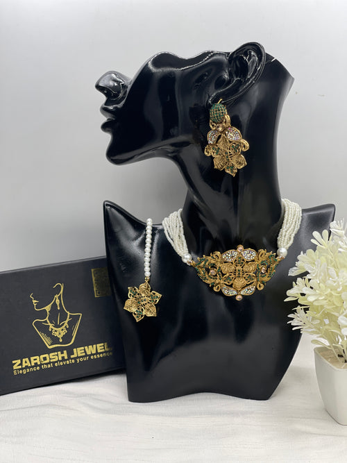 Shop the Mehwish Choker Set from Zarosh Jewel