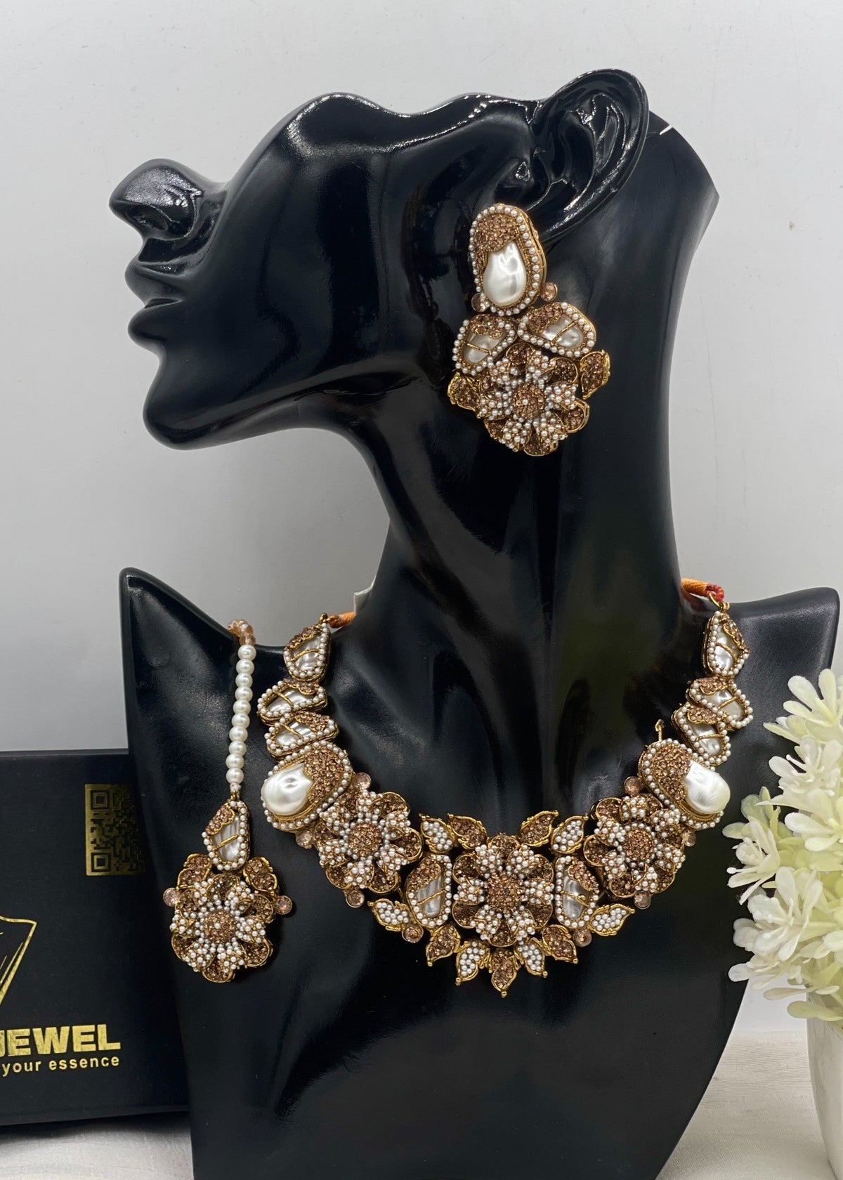 Shop the Mina Traditional Choker Set from Zarosh Jewel