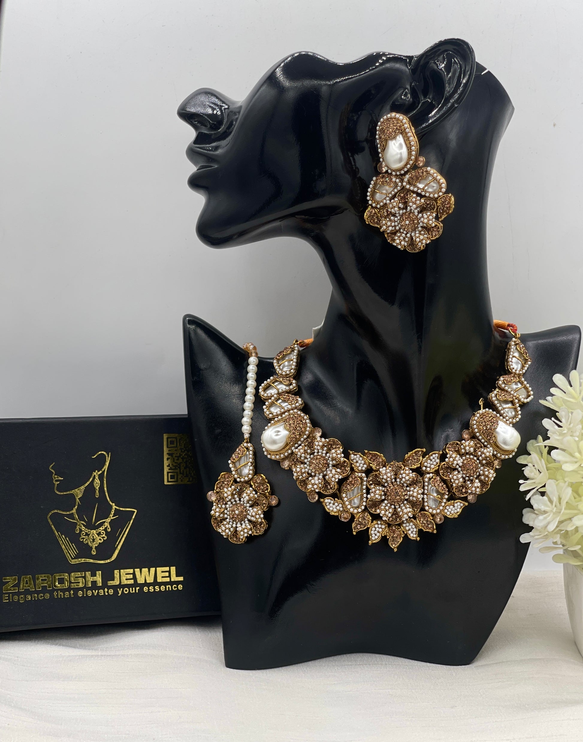 Mina Traditional Choker Set