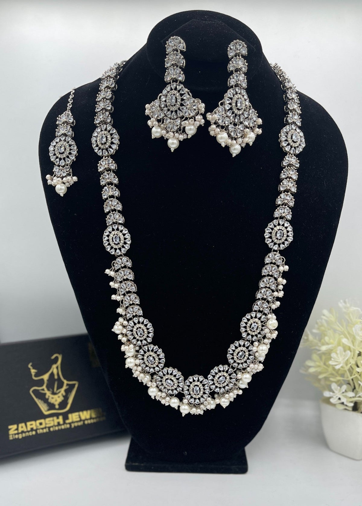 Shop the Minimal Luxe Mala from Zarosh Jewel