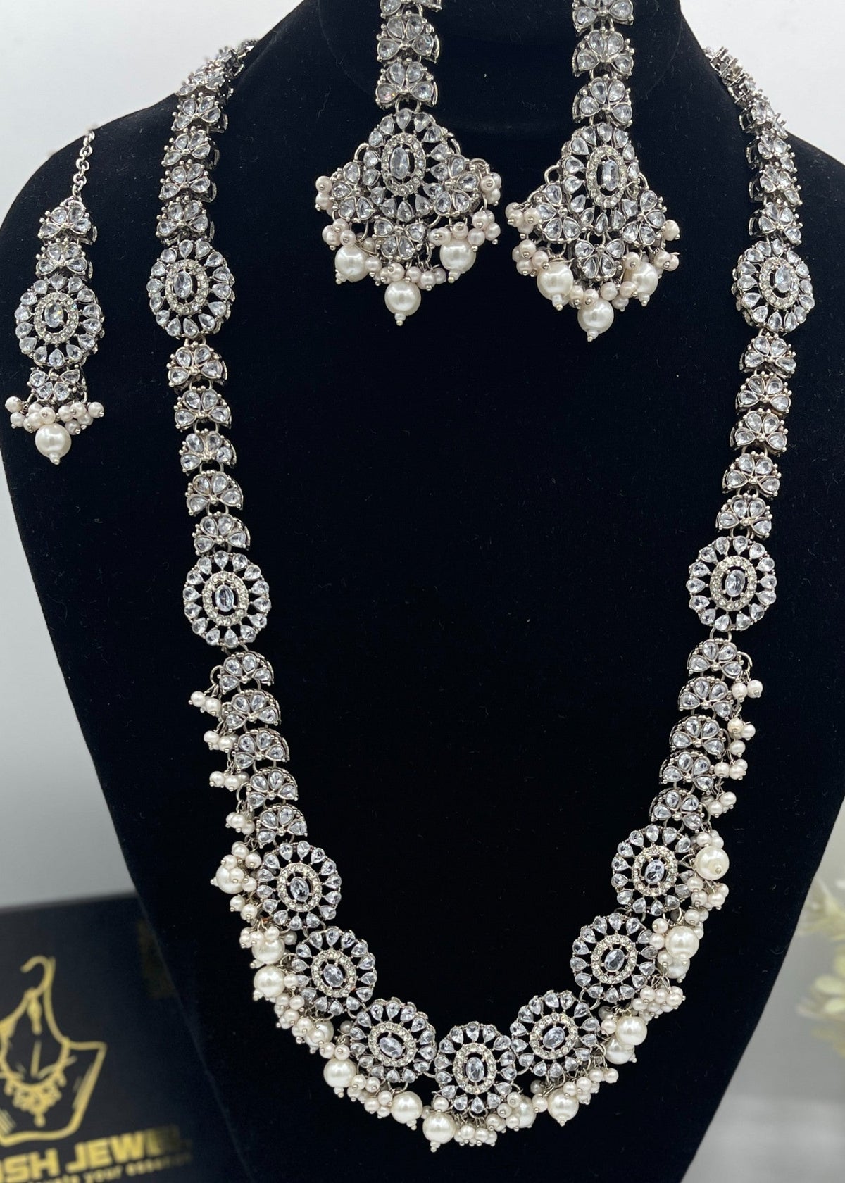 Shop the Minimal Luxe Mala from Zarosh Jewel