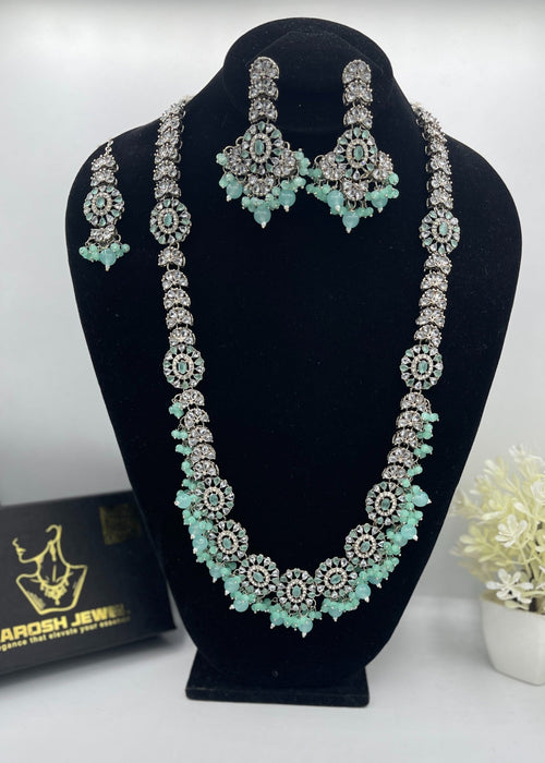 Shop the Minimal Luxe Mala from Zarosh Jewel