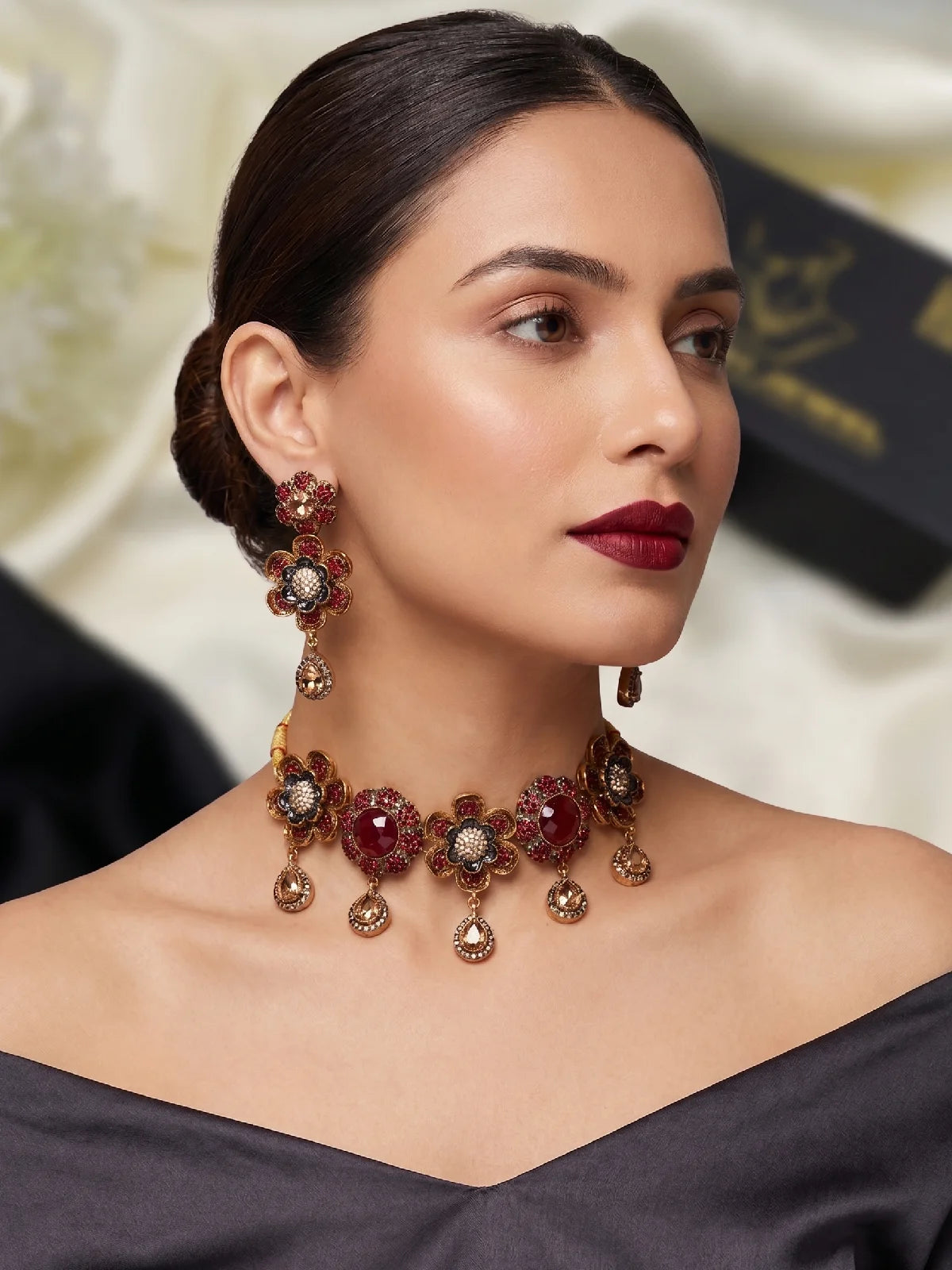 Minsa Royal Choker Set