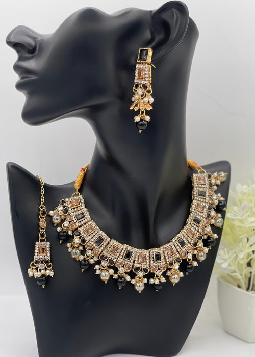 Shop the Mughal Emerald Set from Zarosh Jewel
