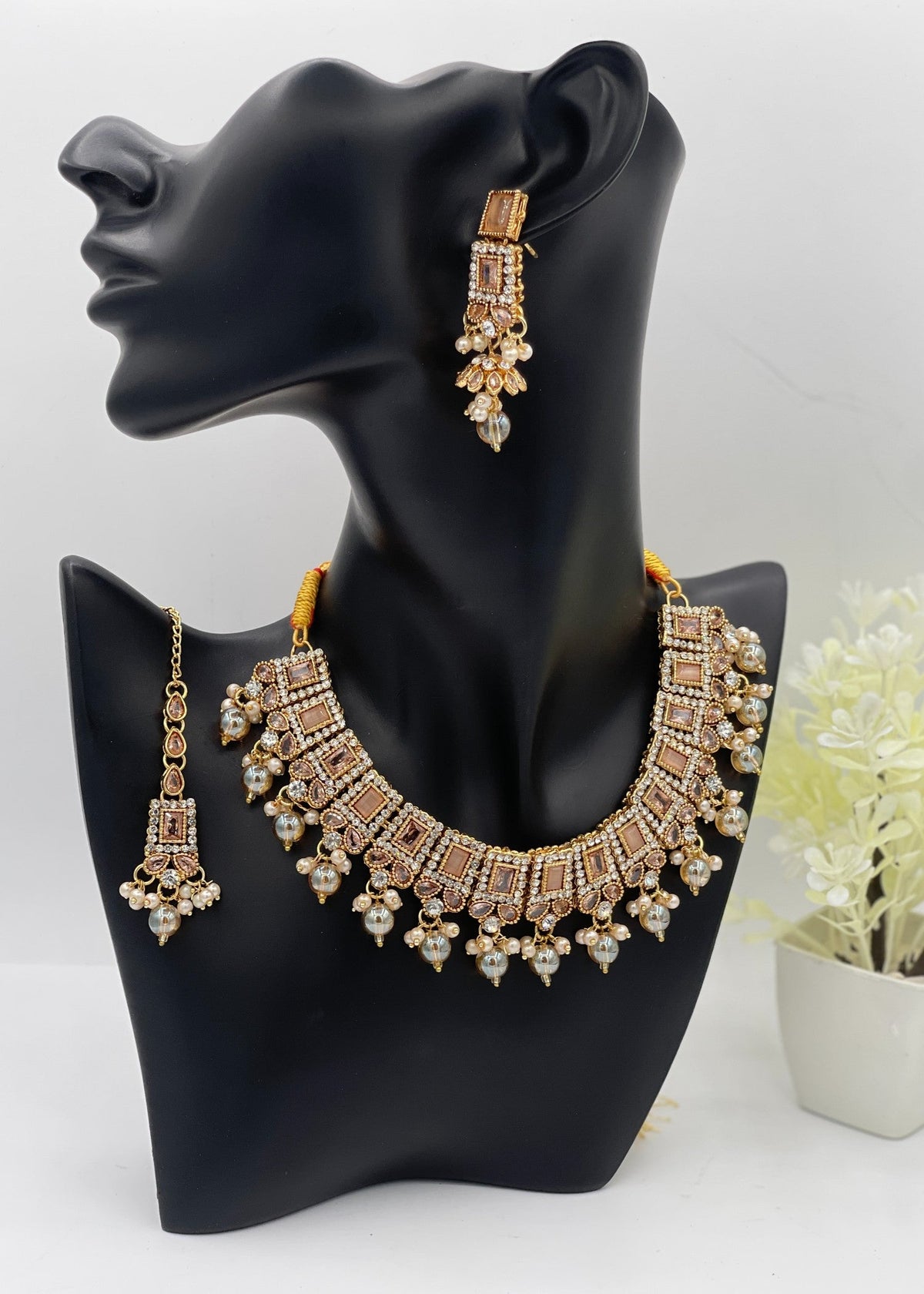 Shop the Mughal Emerald Set from Zarosh Jewel