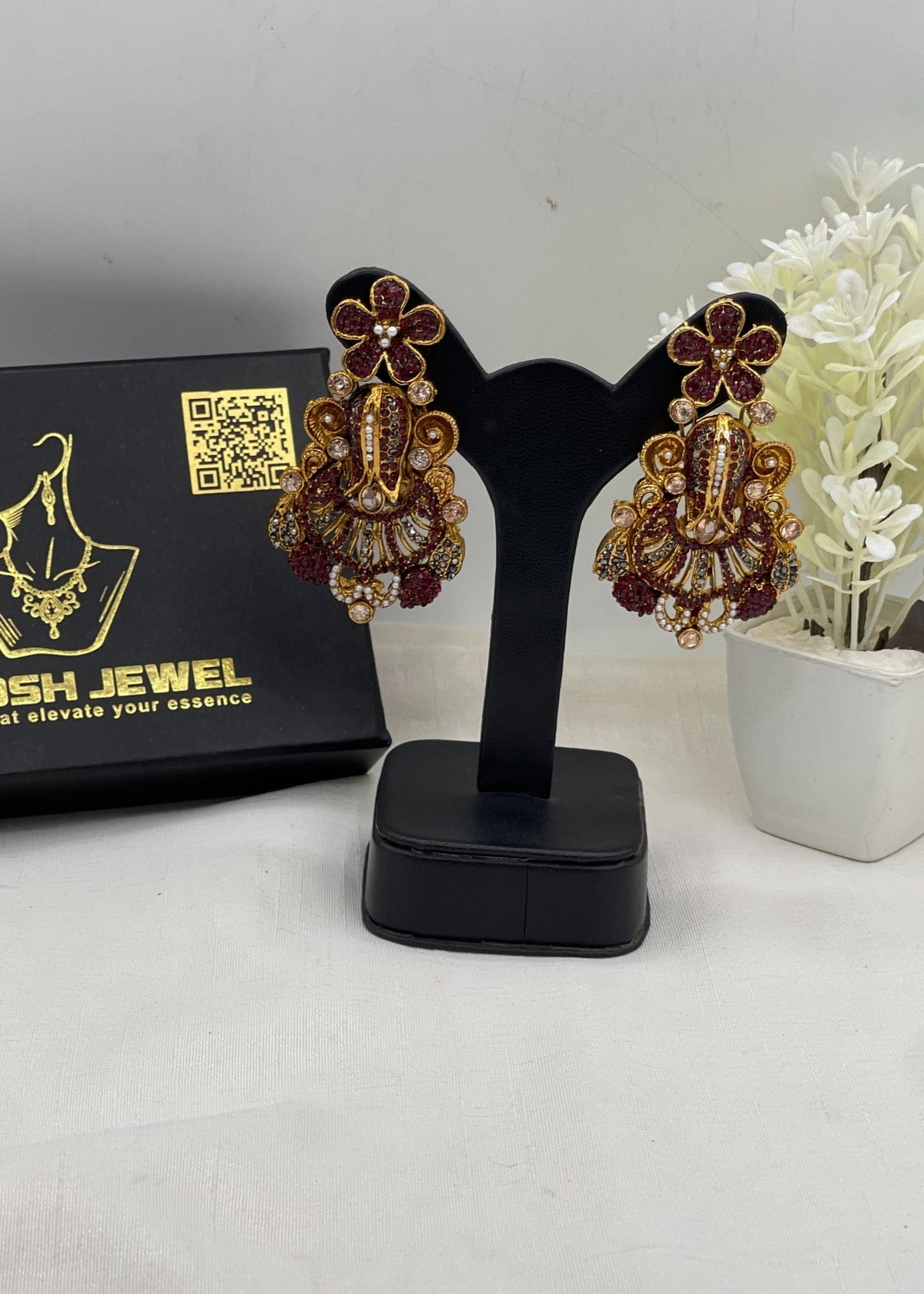 Shop the Munira Elegent Earring from Zarosh Jewel