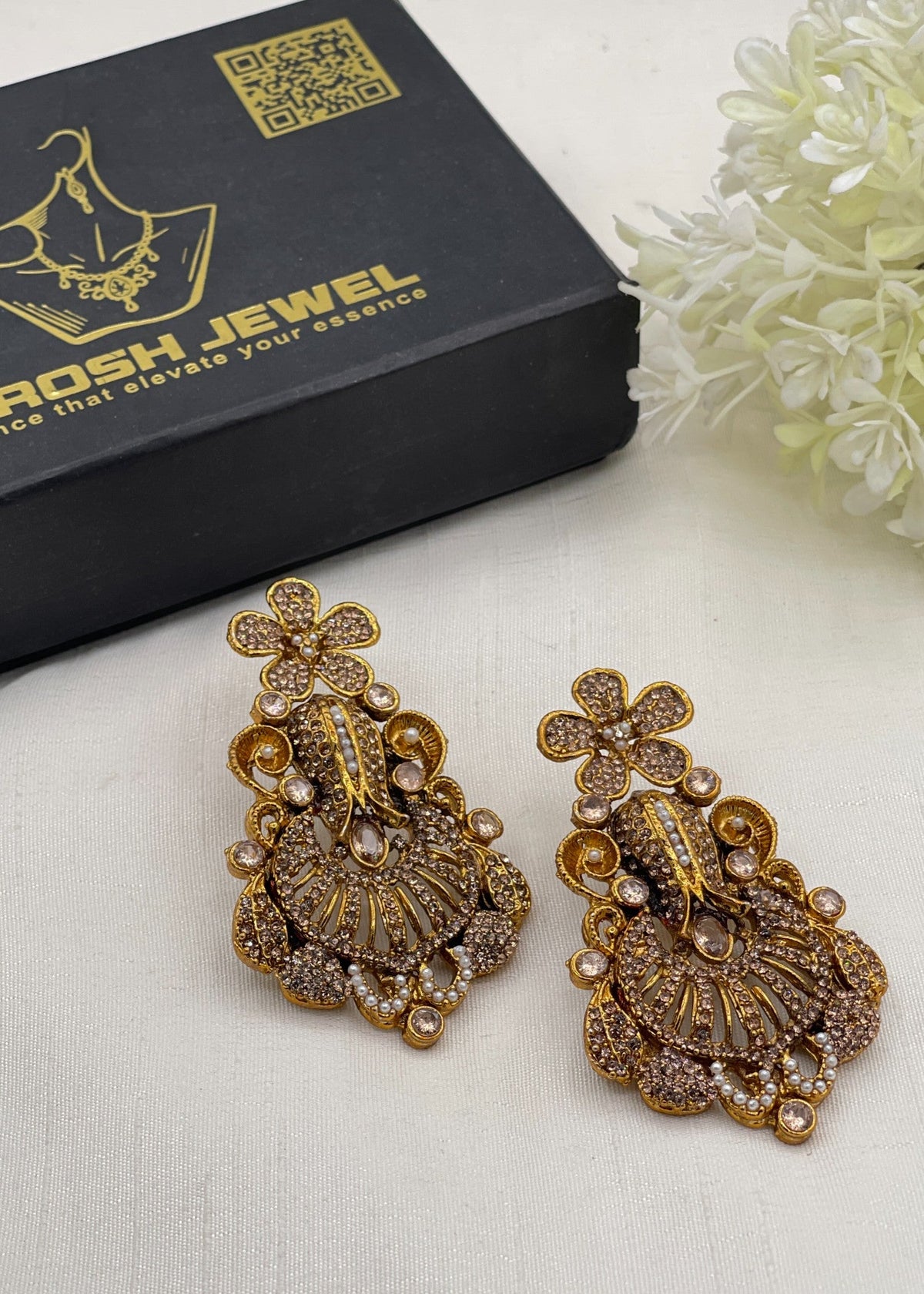 Shop the Munira Elegent Earring from Zarosh Jewel