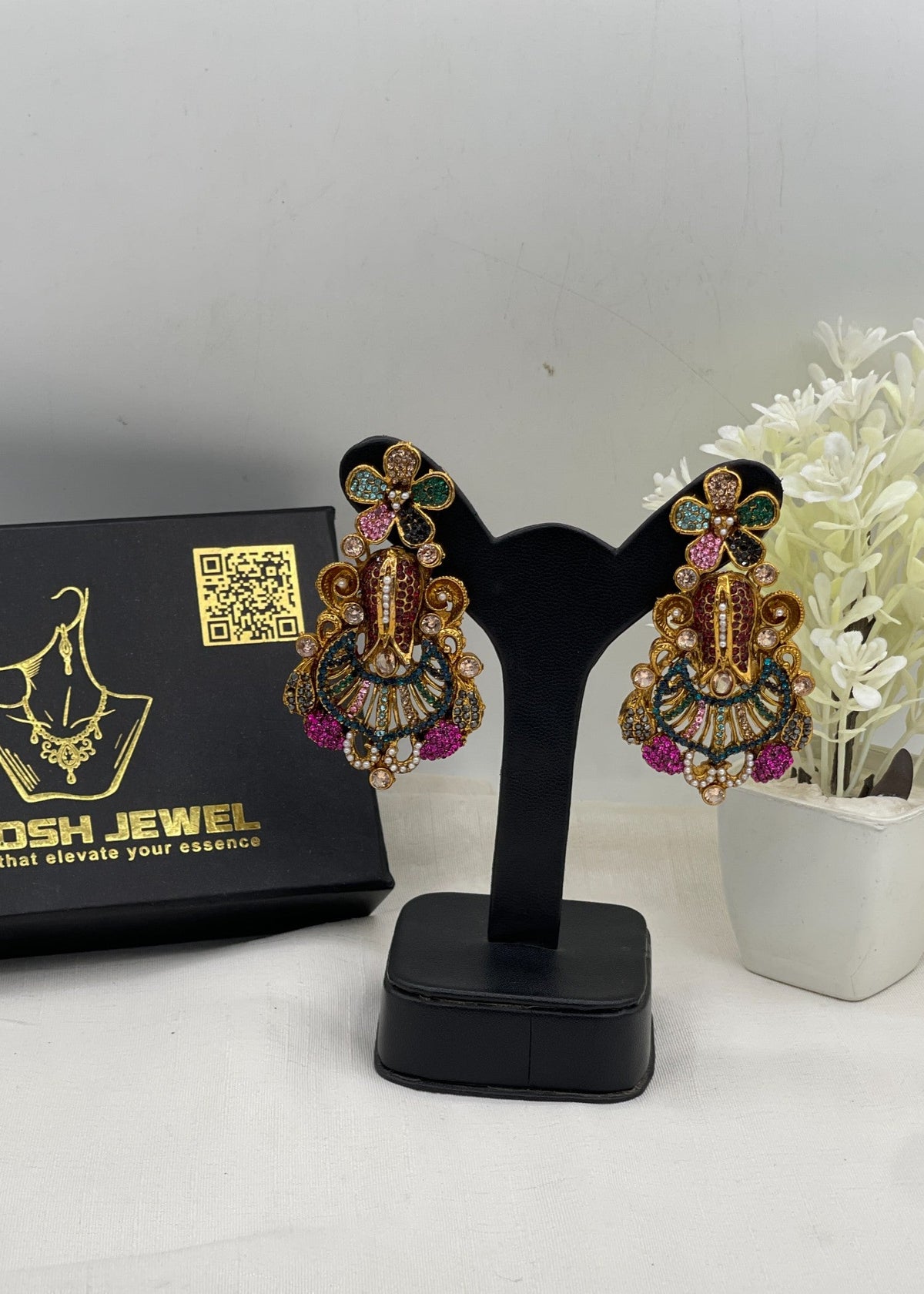 Shop the Munira Elegent Earring from Zarosh Jewel
