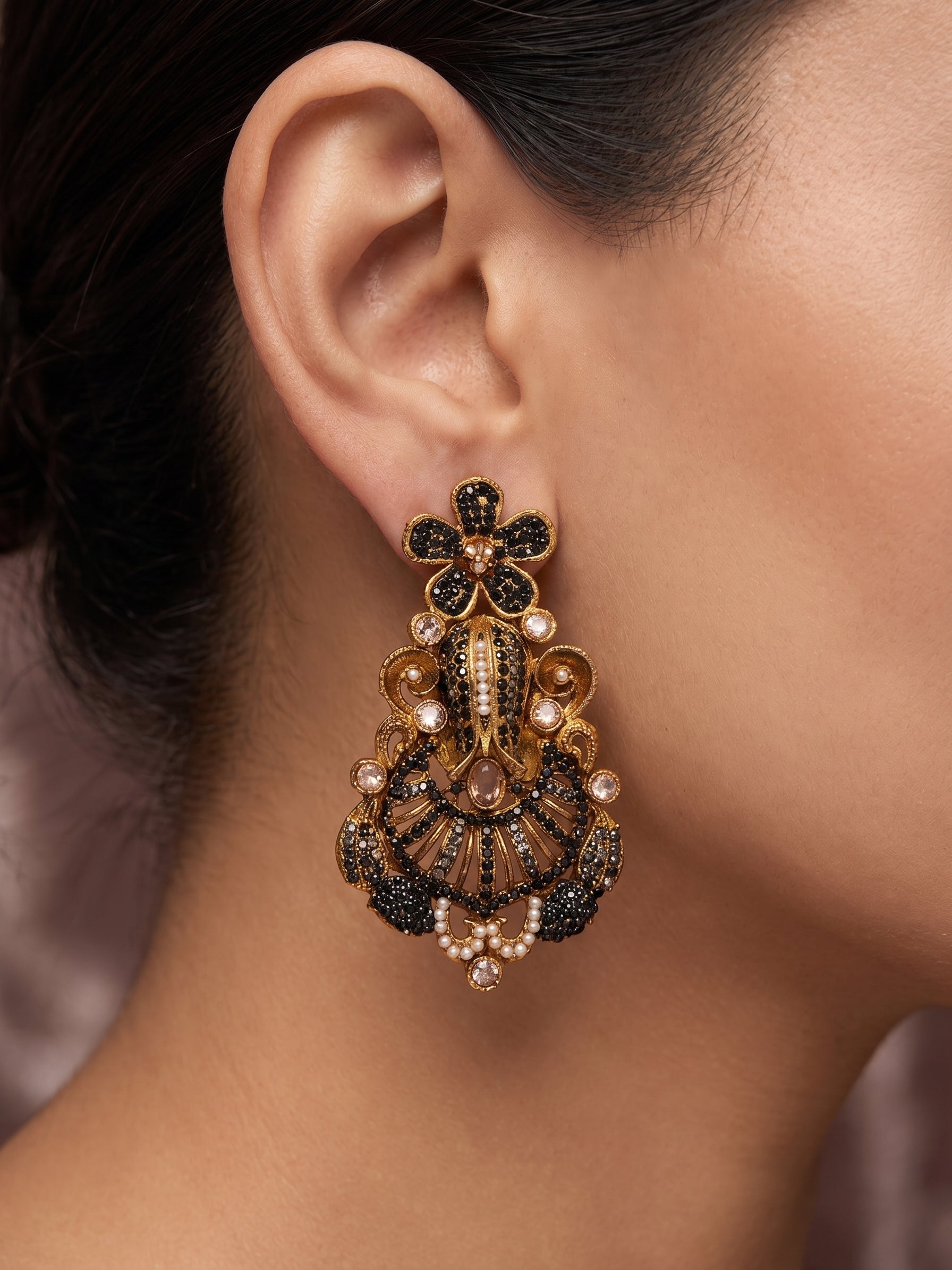 Munira Elegent Earring