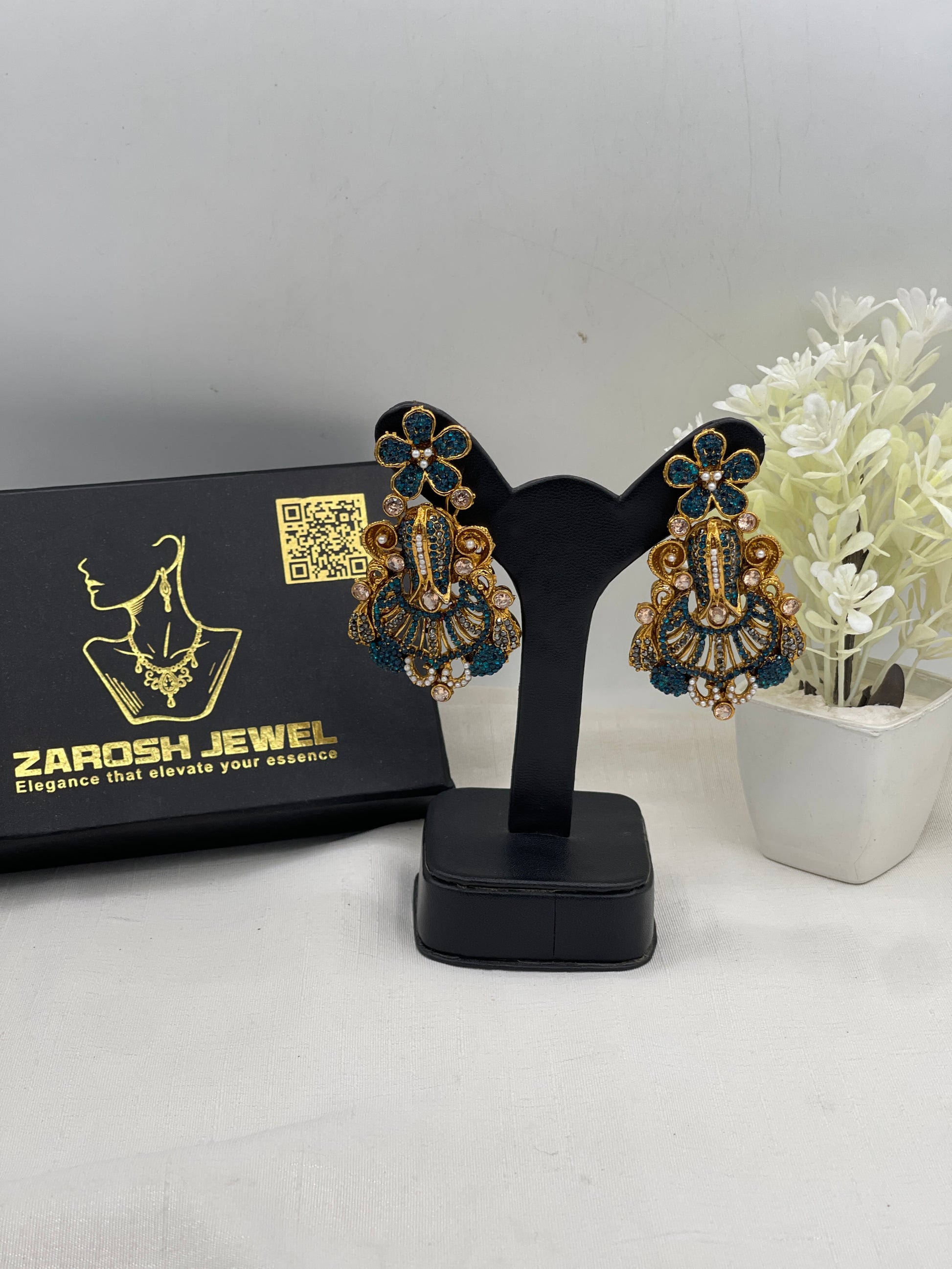 Munira Elegent Earring