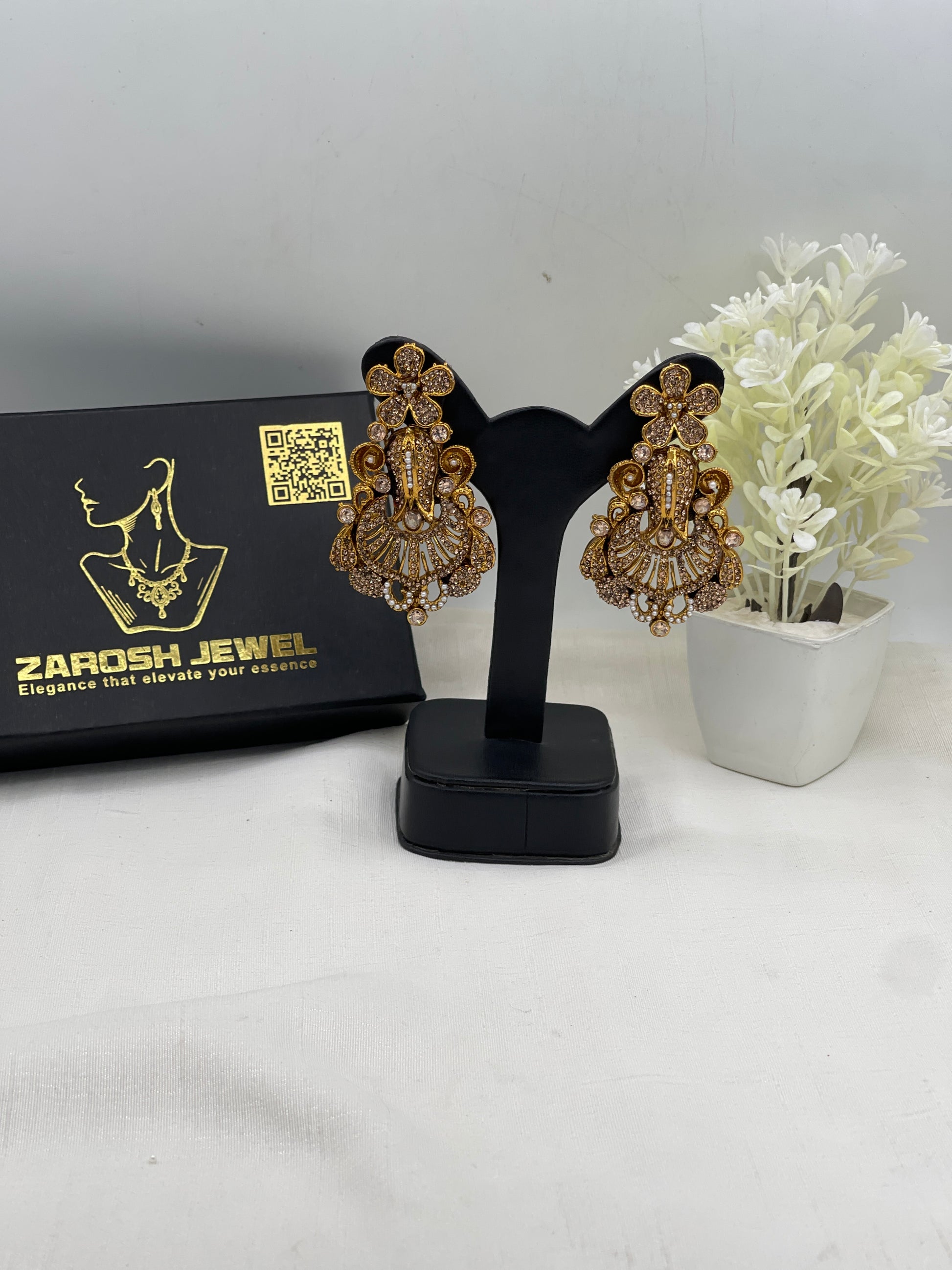 Munira Elegent Earring