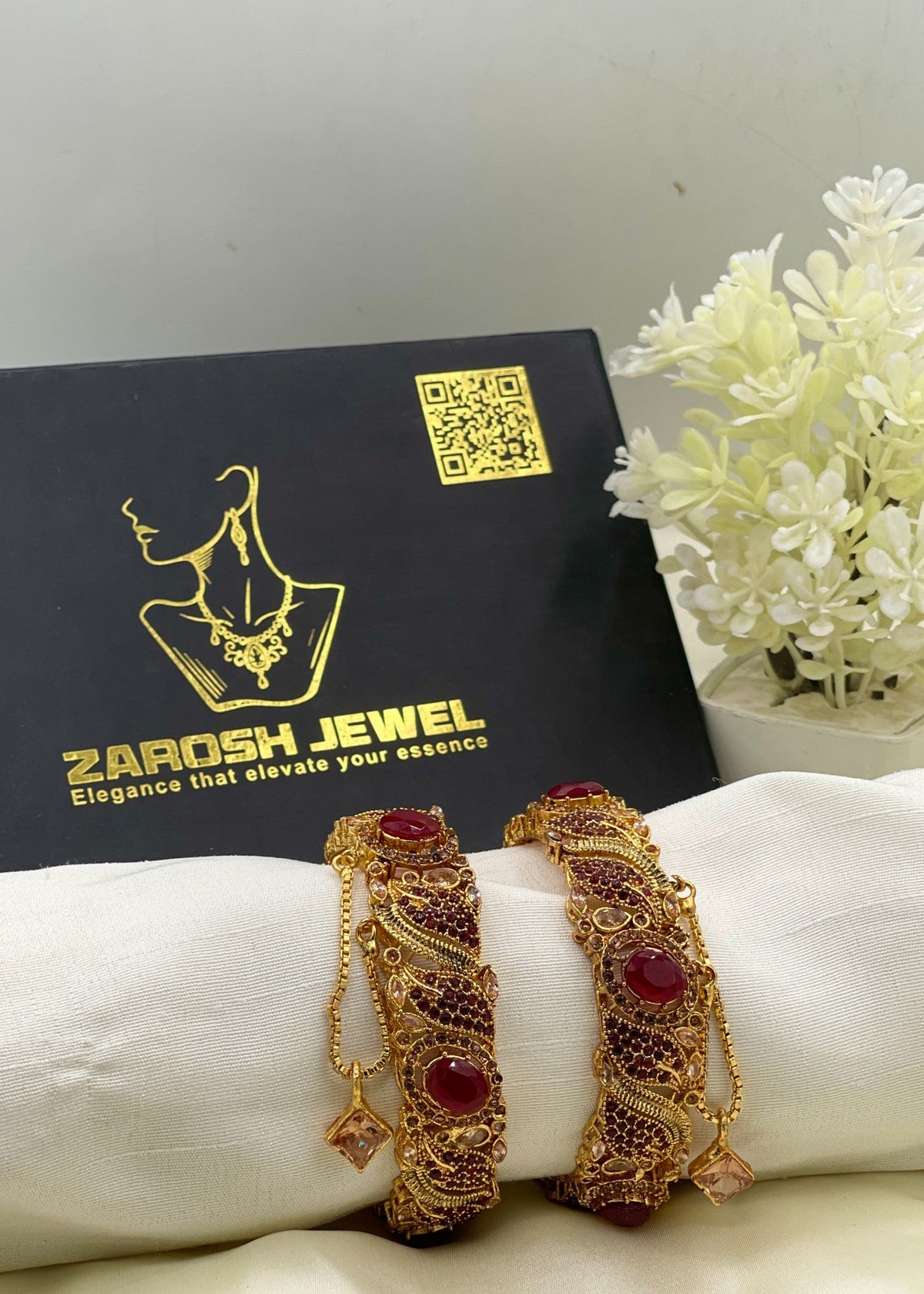 Shop the Naal Traditional Bangle from Zarosh Jewel