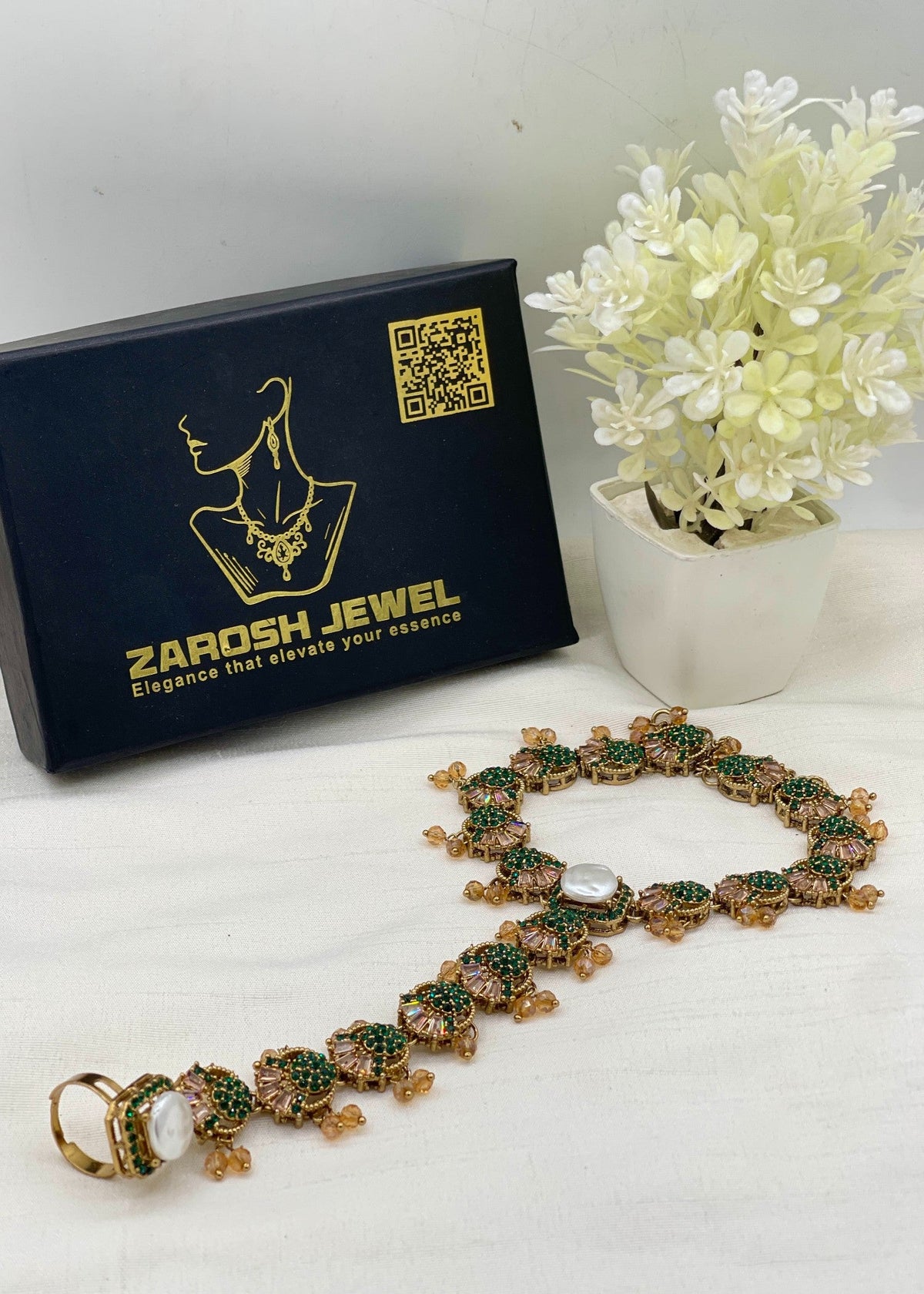 Shop the Naba traditional Anja from Zarosh Jewel