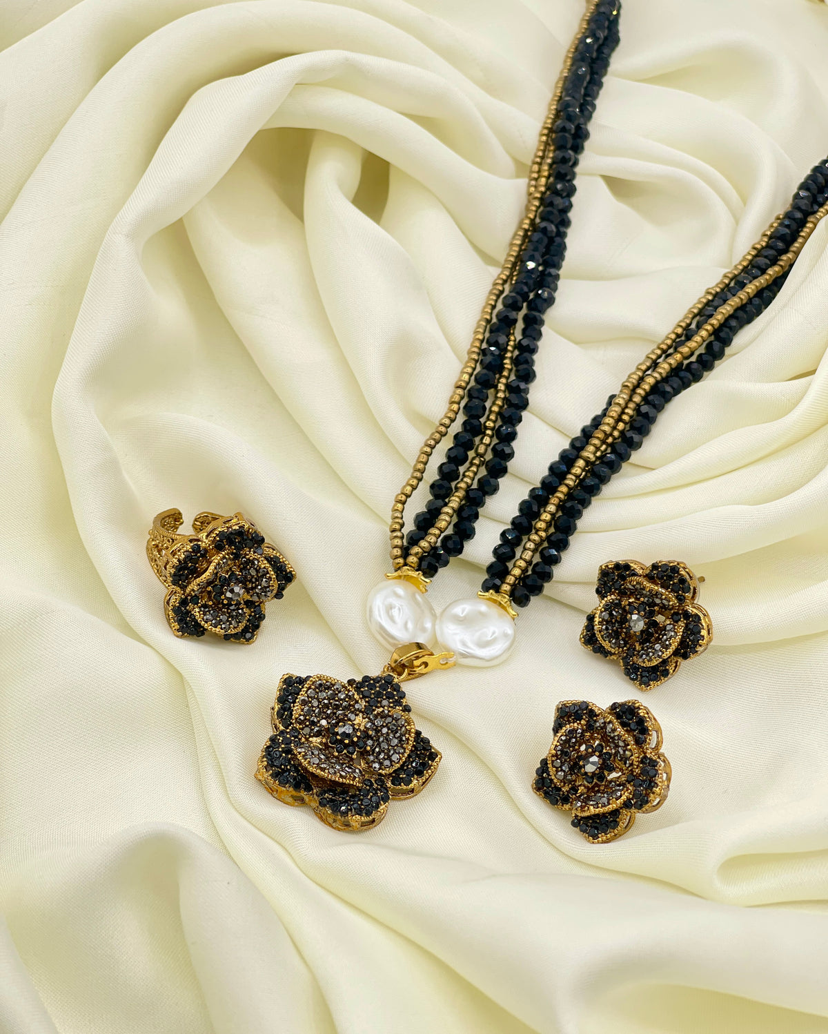 Shop the Nabeeha Traditional Malla from Zarosh Jewel