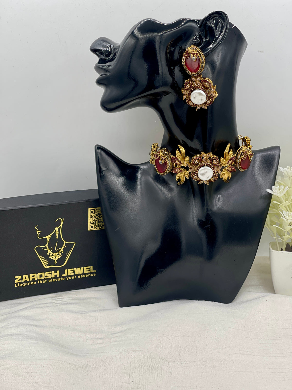 Shop the Nahila Traditional Choker Set from Zarosh Jewel