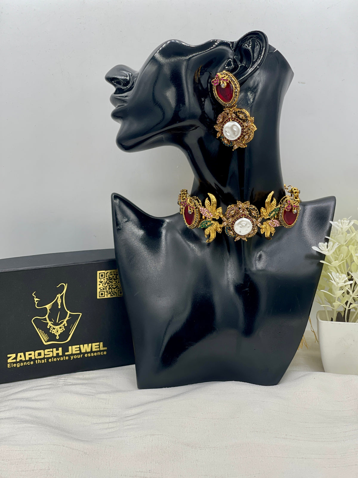 Shop the Nahila Traditional Choker Set from Zarosh Jewel