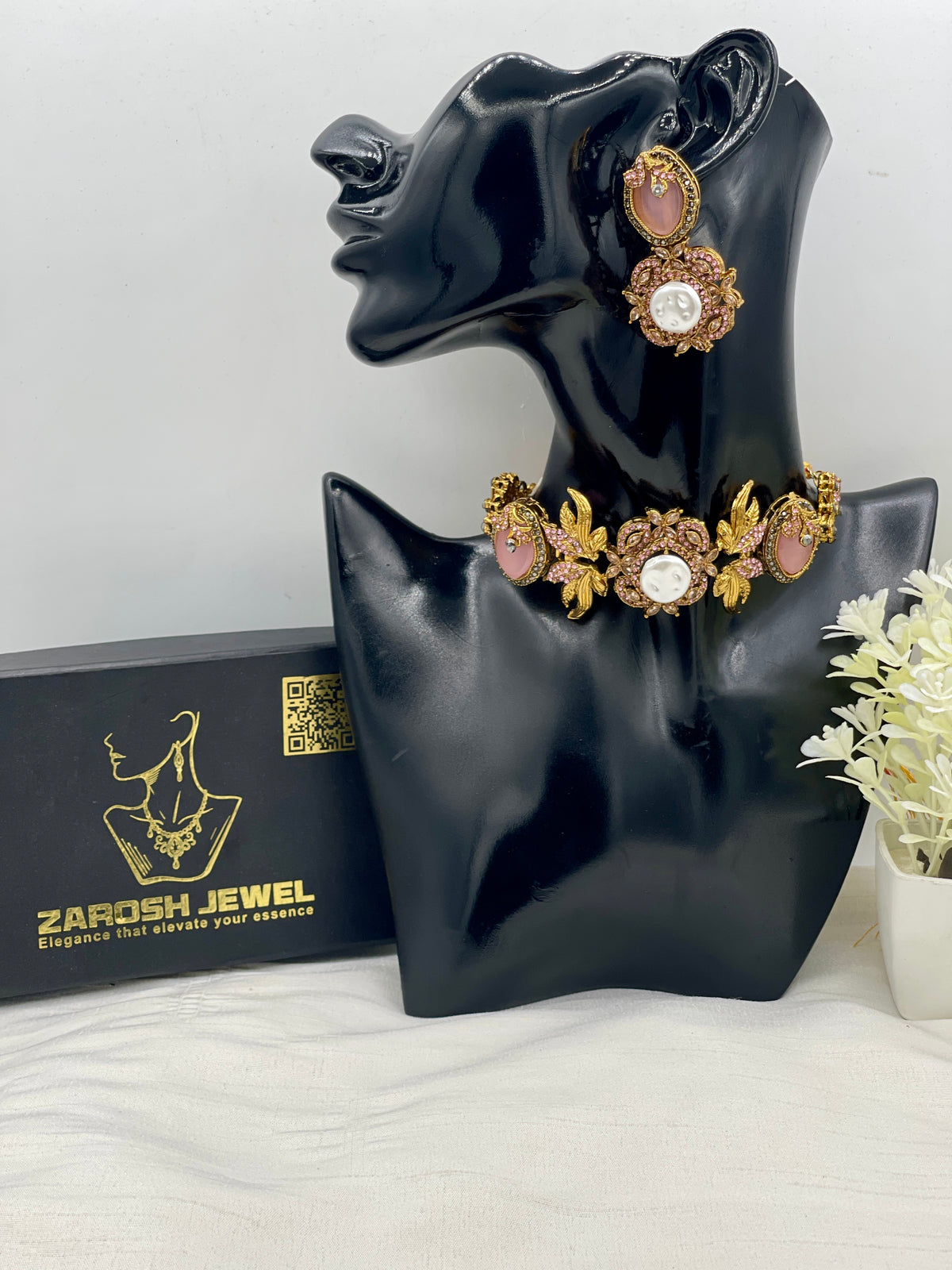 Shop the Nahila Traditional Choker Set from Zarosh Jewel