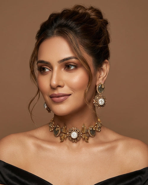 Shop the Nahila Traditional Choker Set from Zarosh Jewel