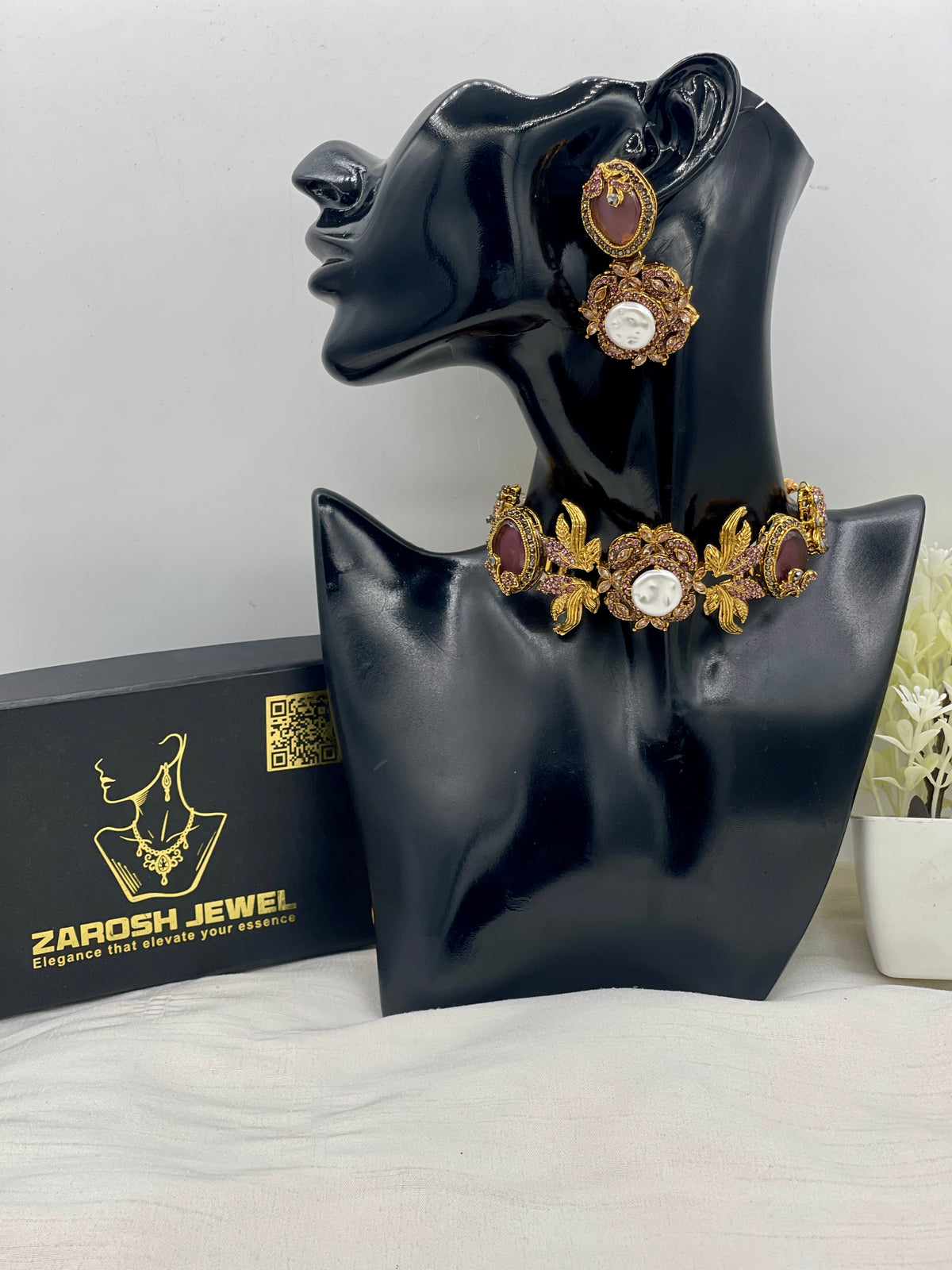 Shop the Nahila Traditional Choker Set from Zarosh Jewel
