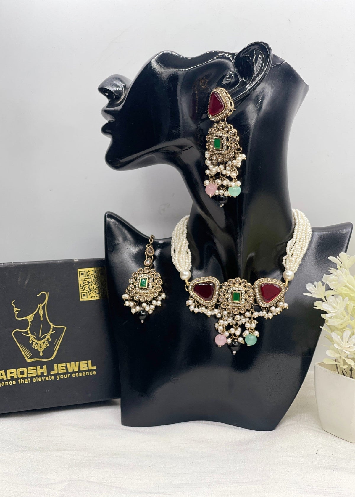 Shop the Naila Choker Set from Zarosh Jewel